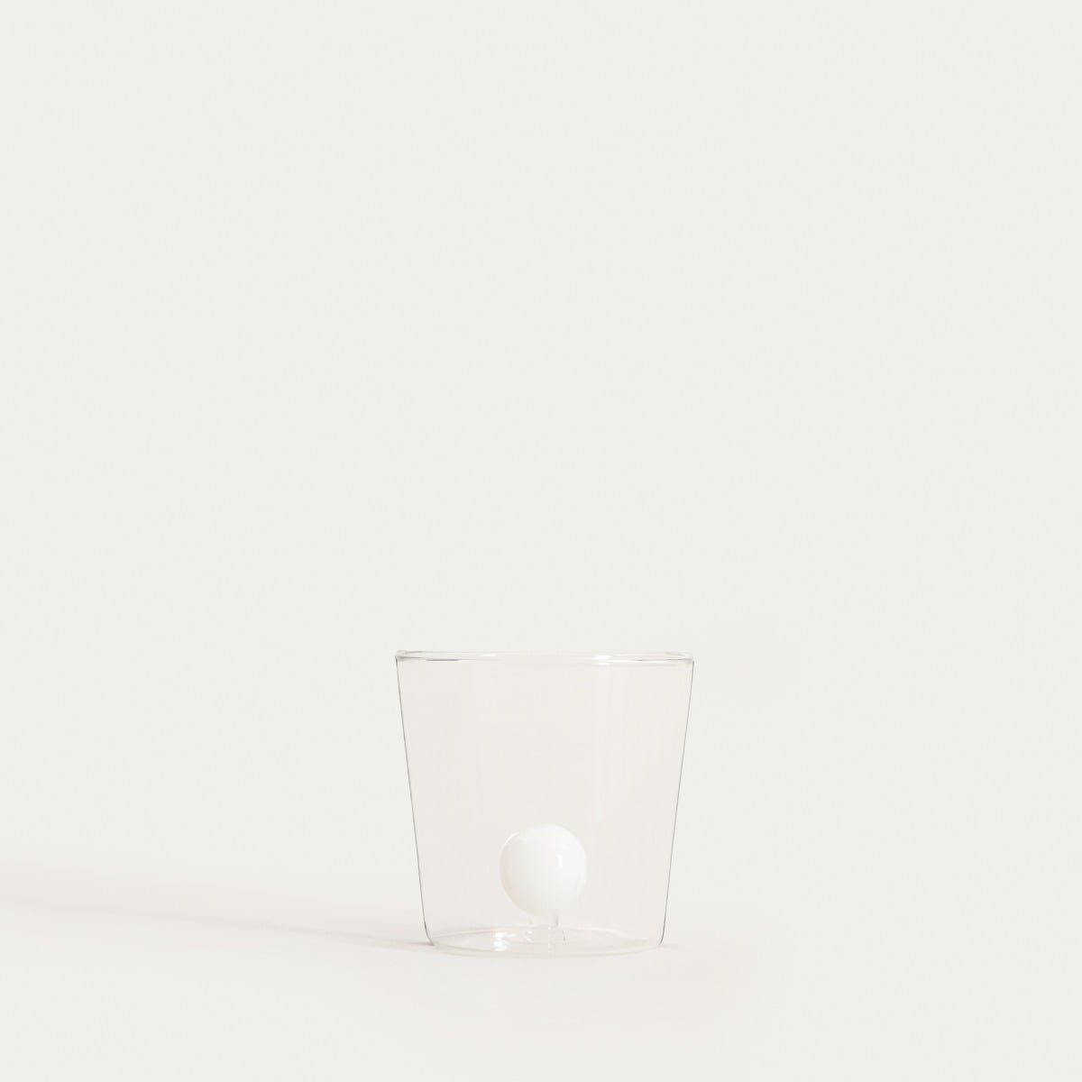 Szklanka PALLORA z białą kulką w środku 0,3 l
