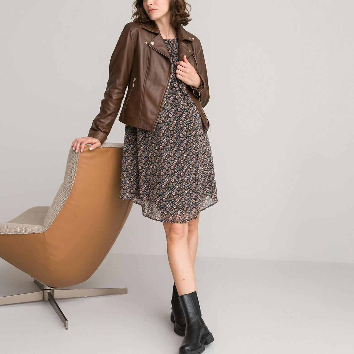Robe de grossesse, volants et détails smockés