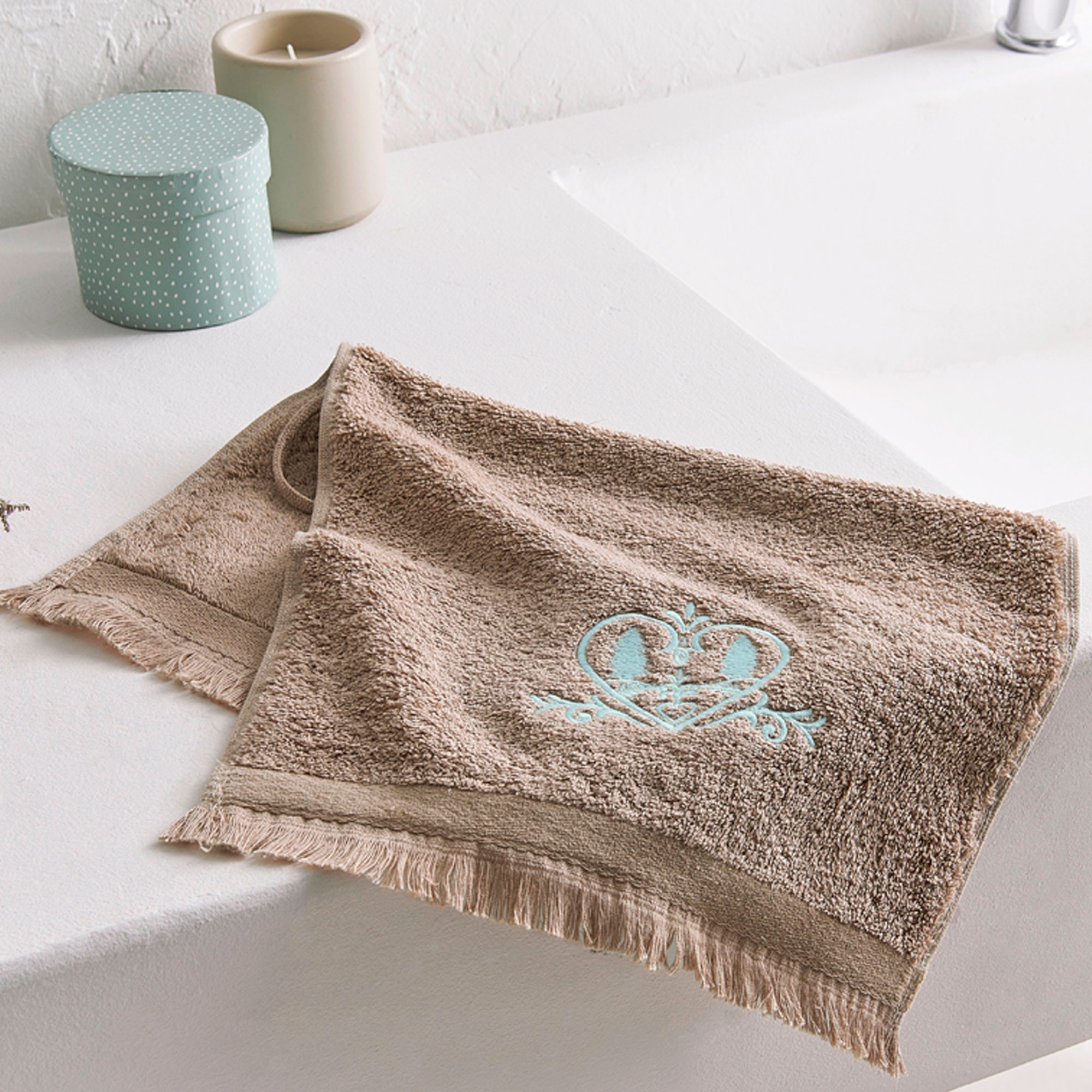 Serviette invité brodéeCoeurs de montagne