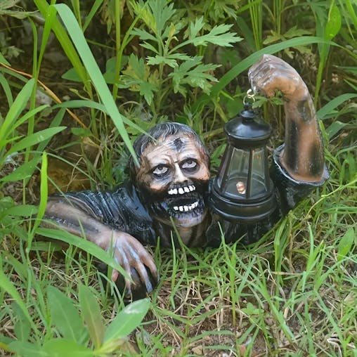 NNETM Undead Illumination: Zombie Garden Statue with Lamp