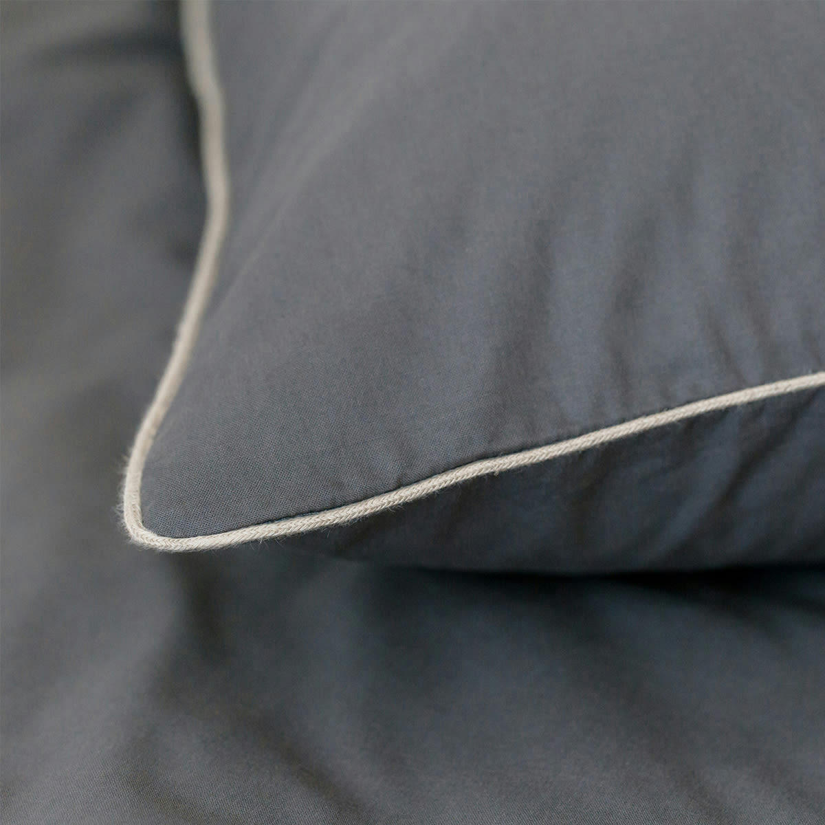 ORAGE - Drap housse uni en coton gris anthracite 160x200