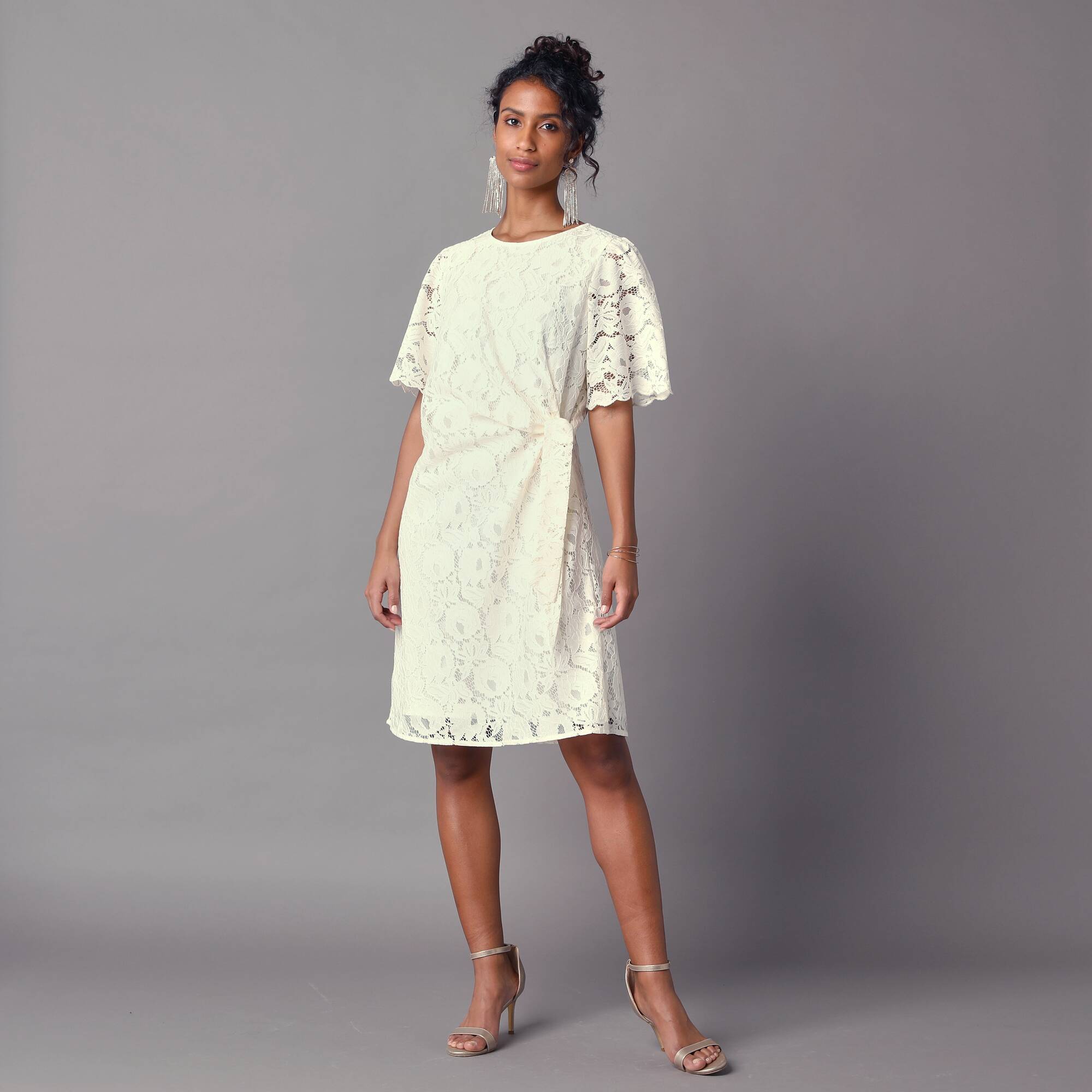 Robe drapée dentelle, manches papillon