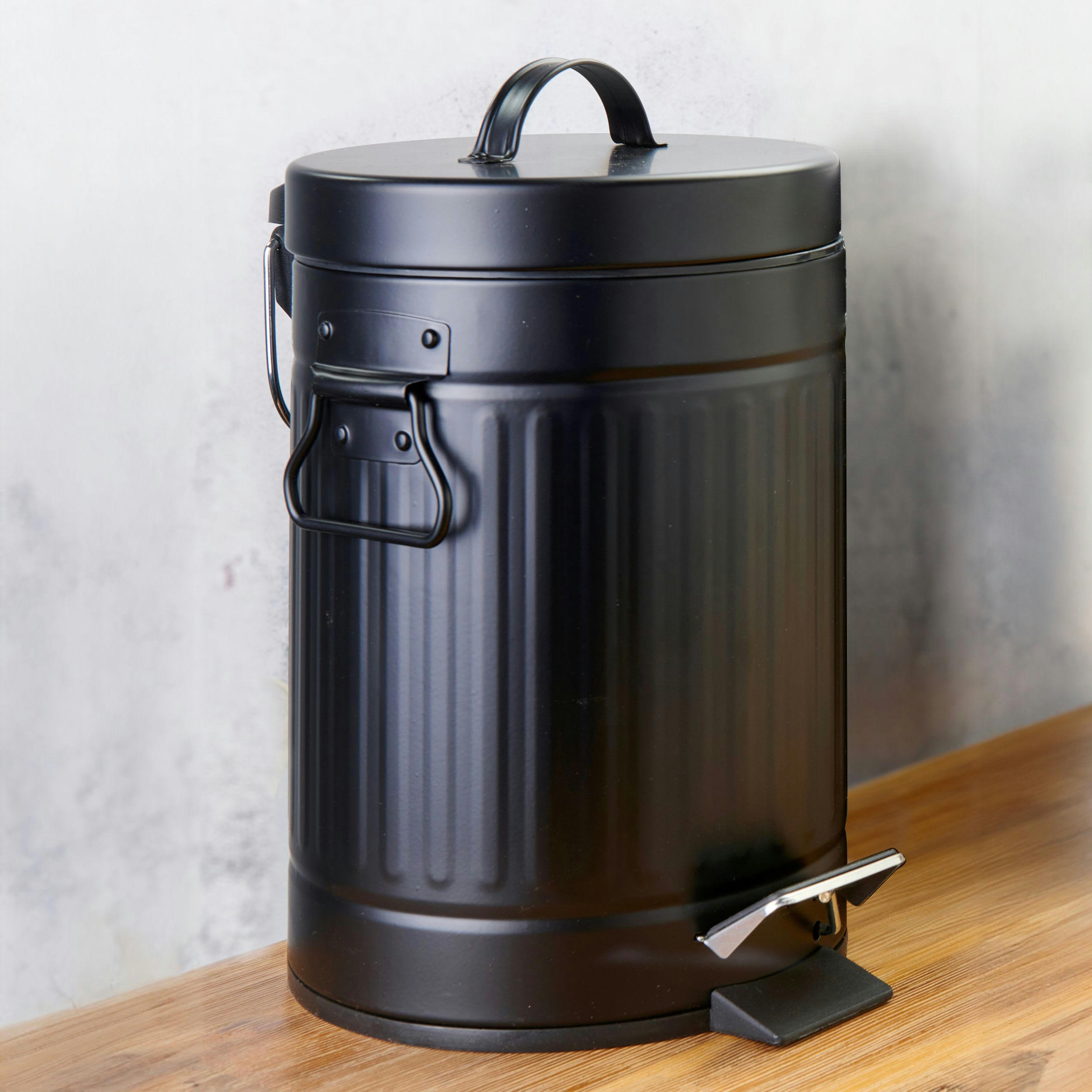 ATELIER - Poubelle à pédale noire H26,5cm