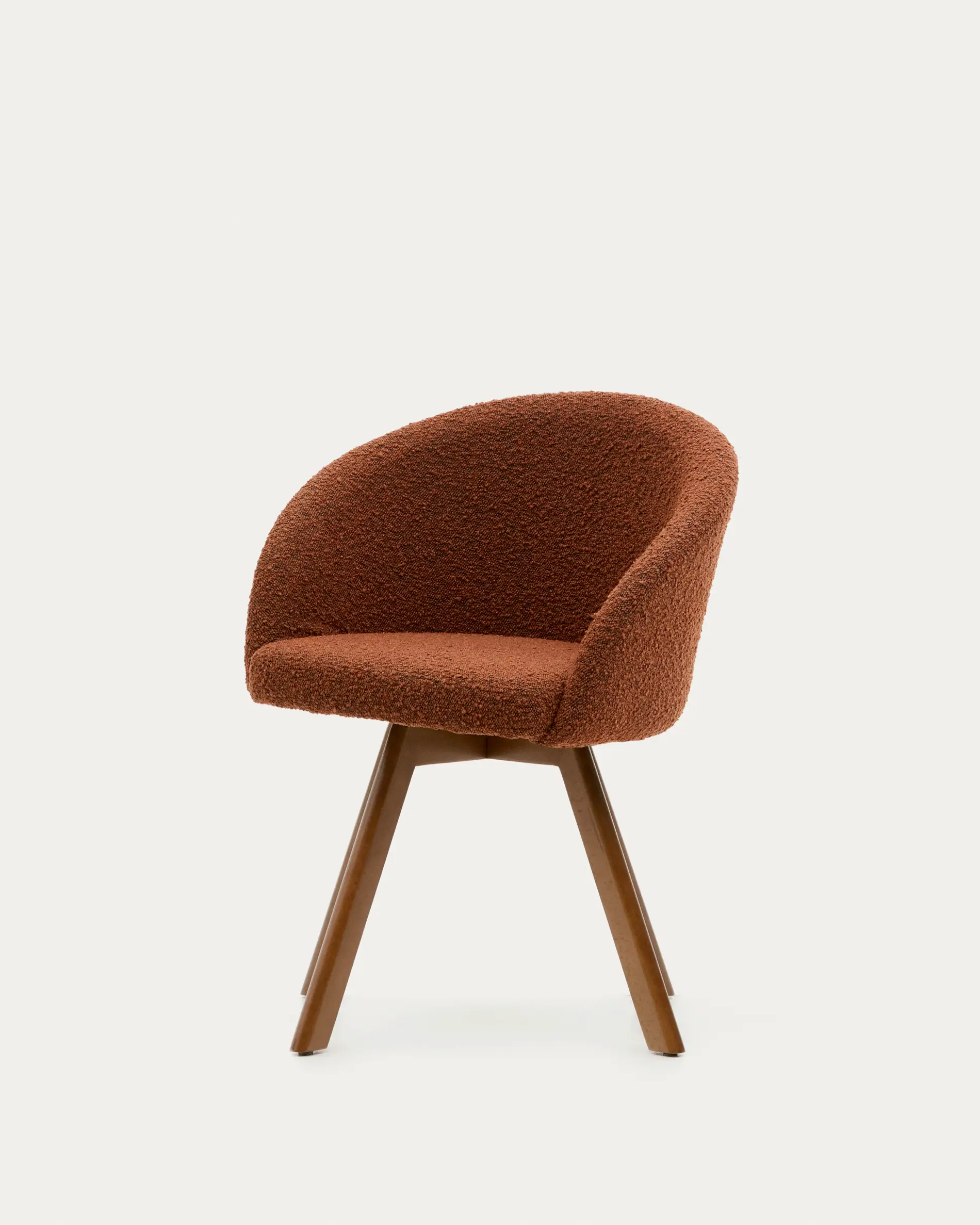 Silla giratoria Marvin borreguito marrón y patas de madera maciza de haya acabado nogal