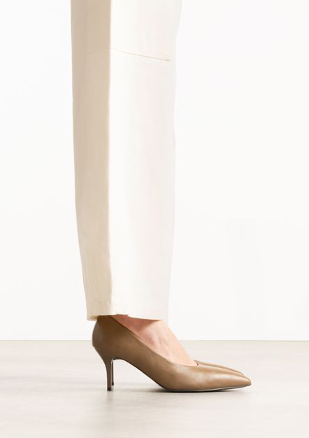 Bruine pumps