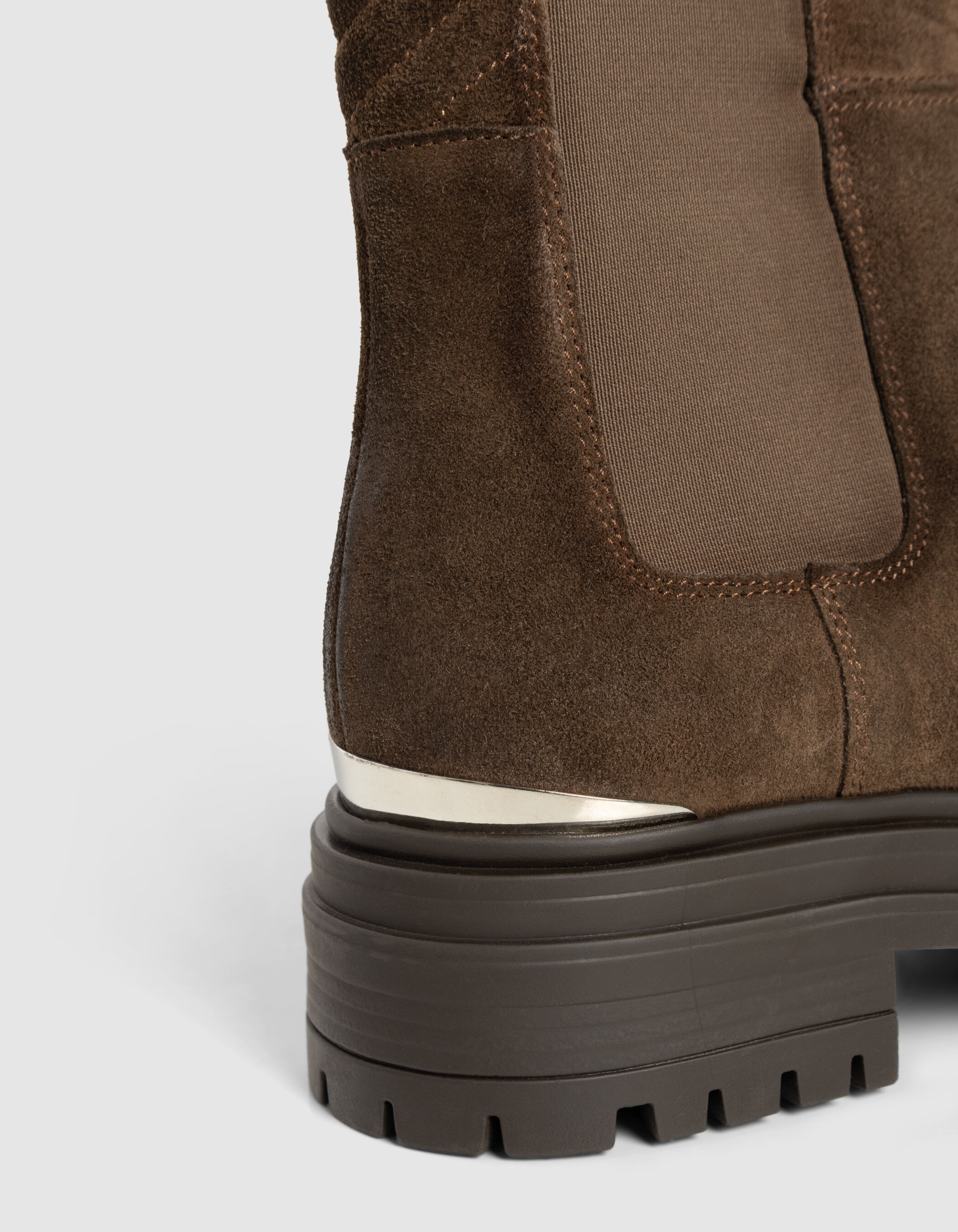 Chelsea boots marron cuir velours semelles crantées Femme