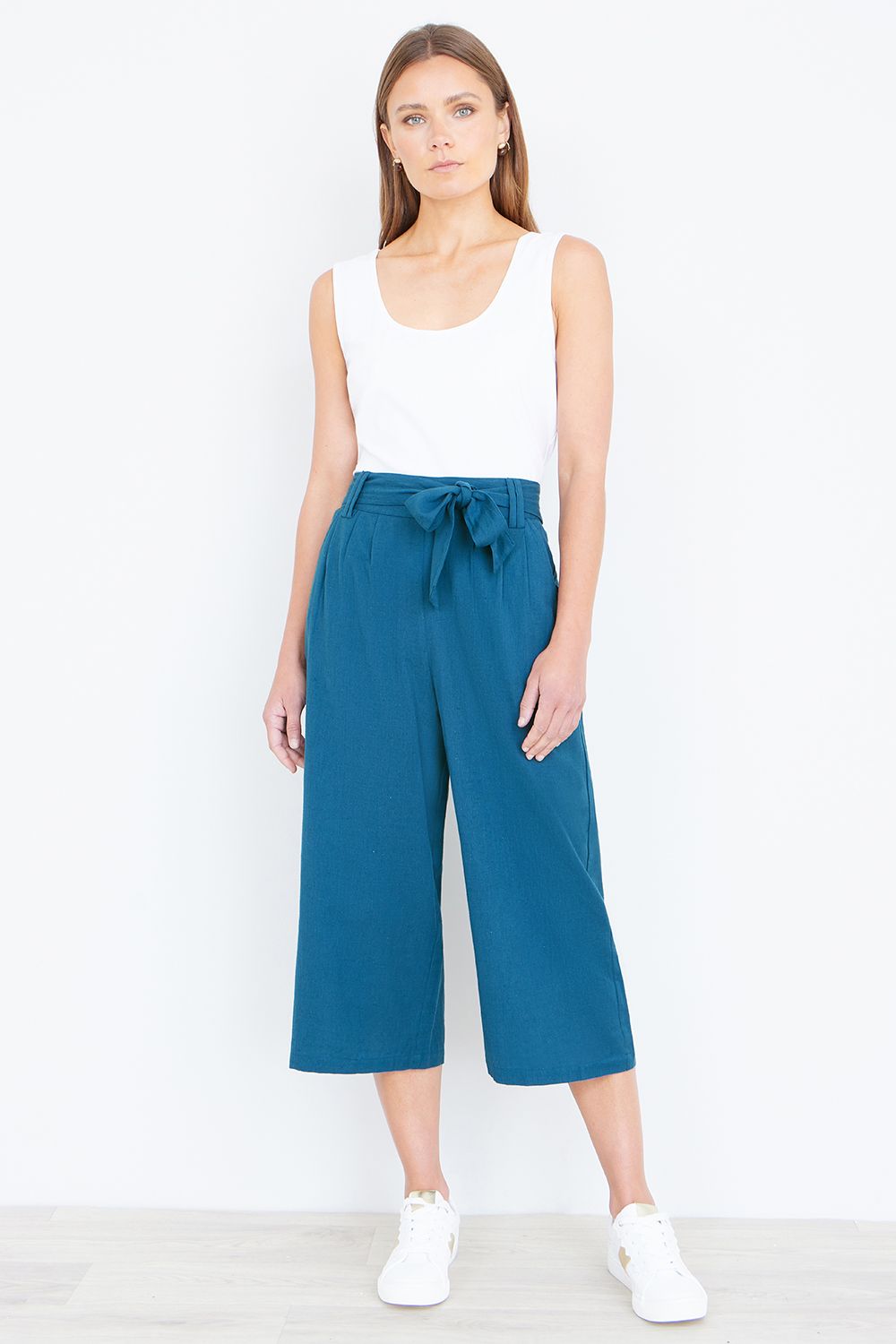 Yumi Linen Mix Cropped Trousers With Tie Belt