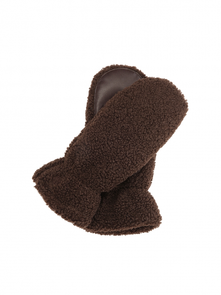 Brown gloves with one finger