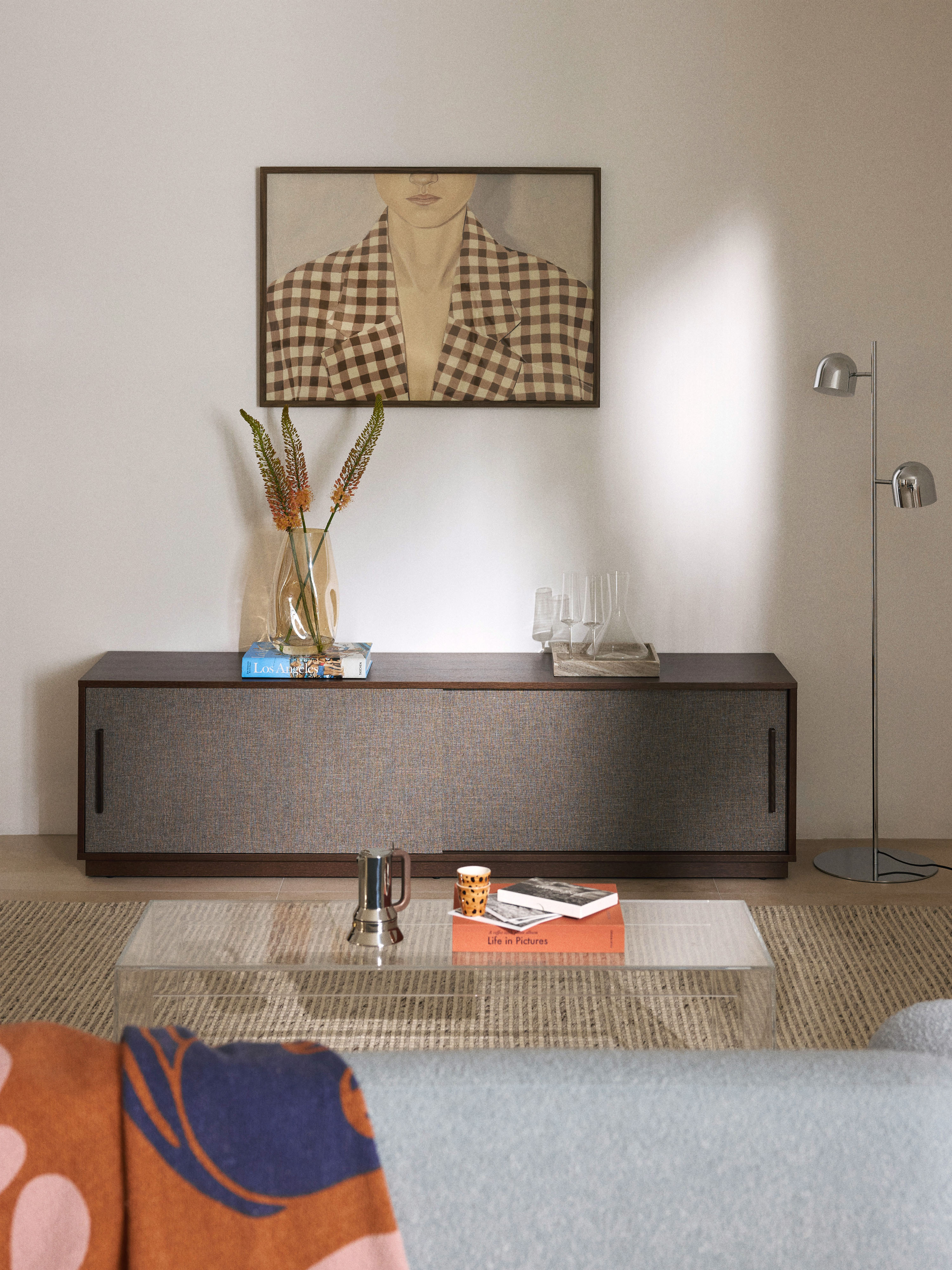 Holz-TV-Lowboard Wisp mit gepolsterter Front