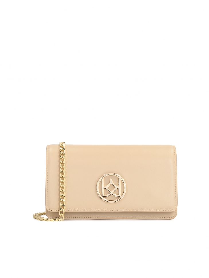 Leather rectangular bag on a gold chain