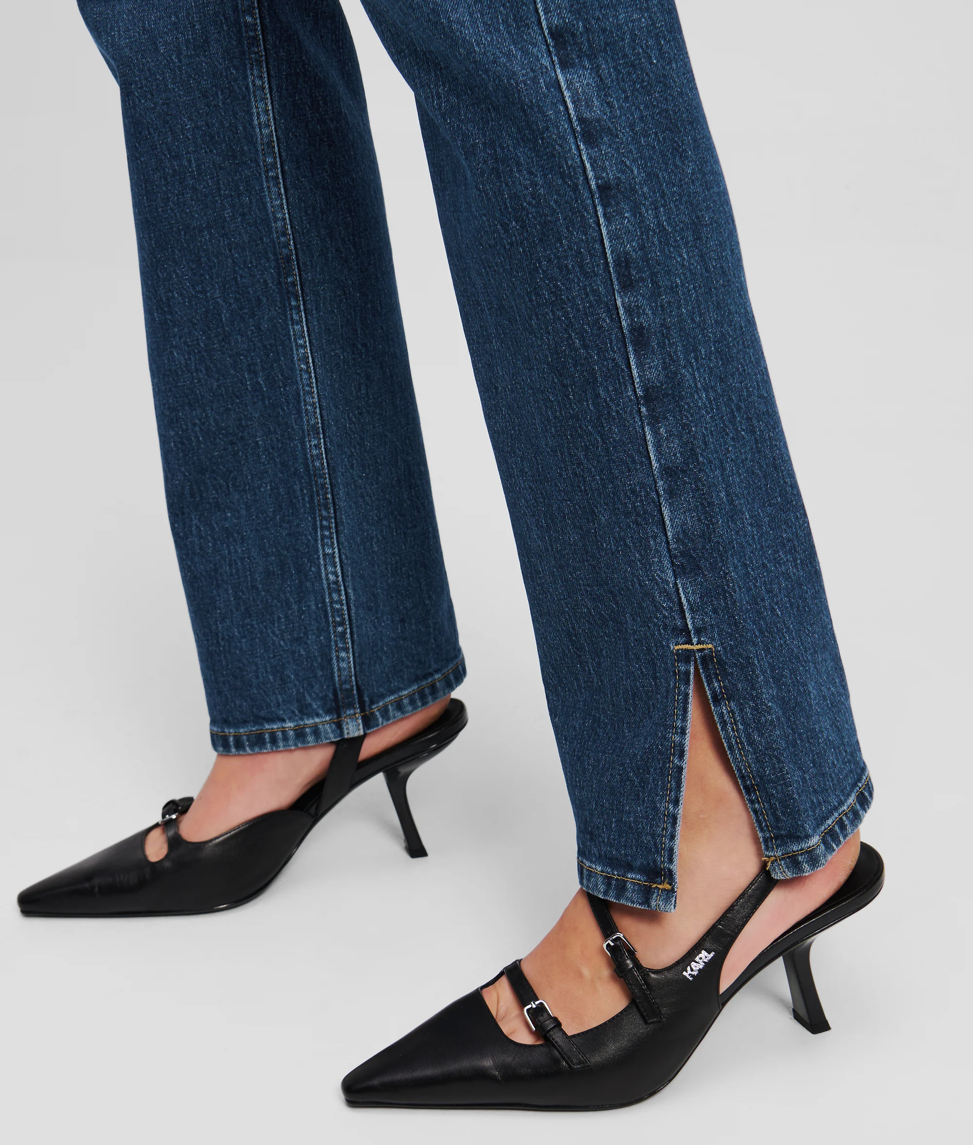 Jean droit à taille haute avec ourlet fendu