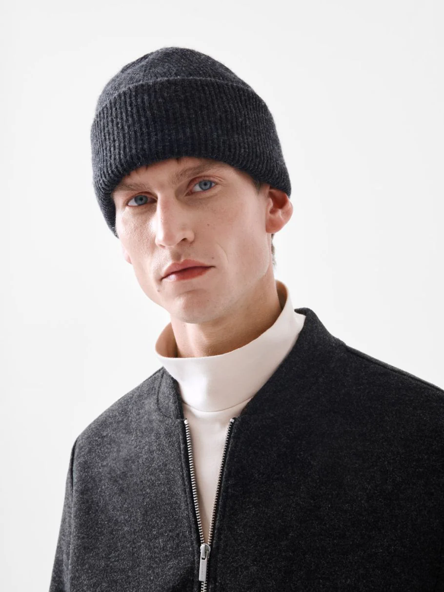 Bonnet en laine mouchetée - L'atelier