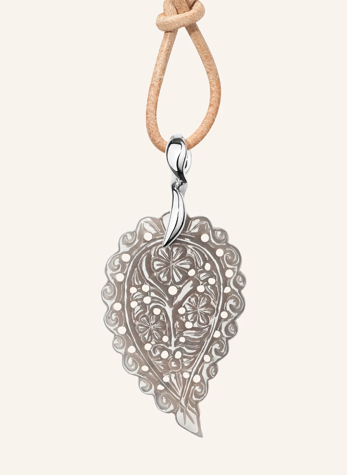 TAMARA COMOLLI Anhänger PENDANT INDIA MEDIUM GREY CHALCEDONY aus 18 Karat Weißgold und grauem Chalcedon