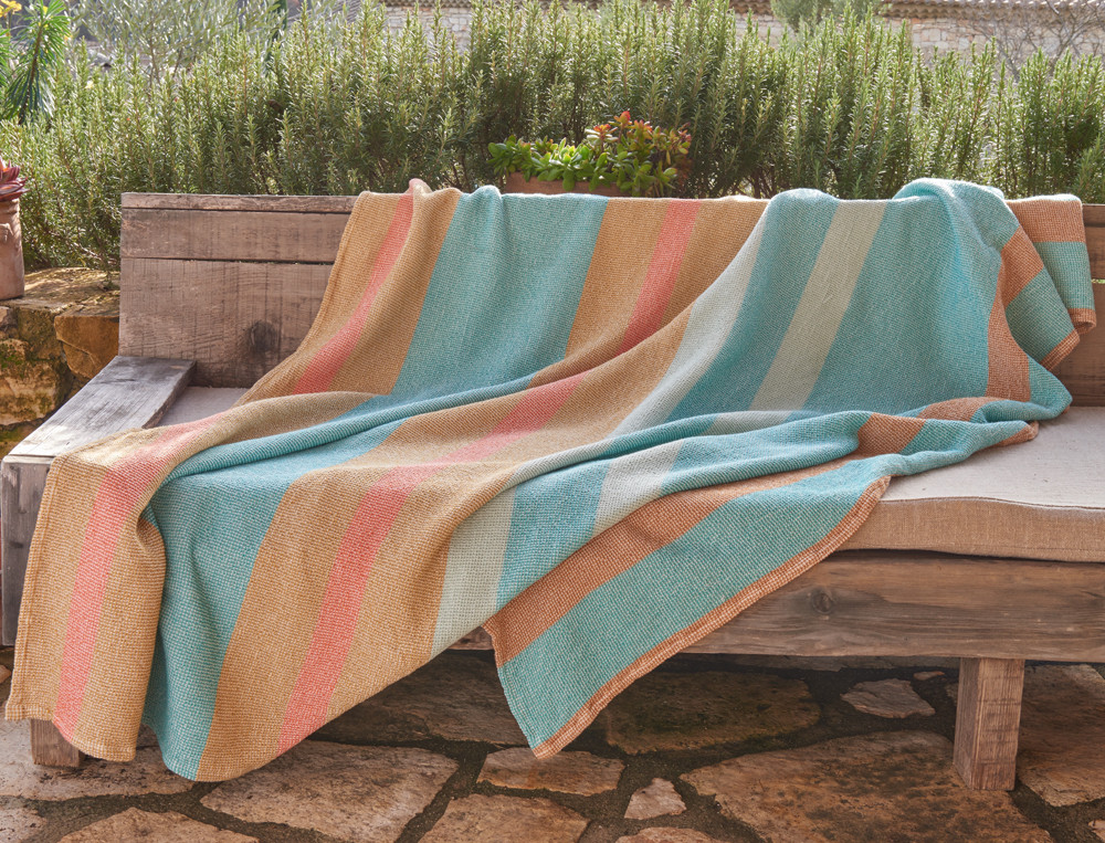 Plaid et jeté de canapéUn air d’été