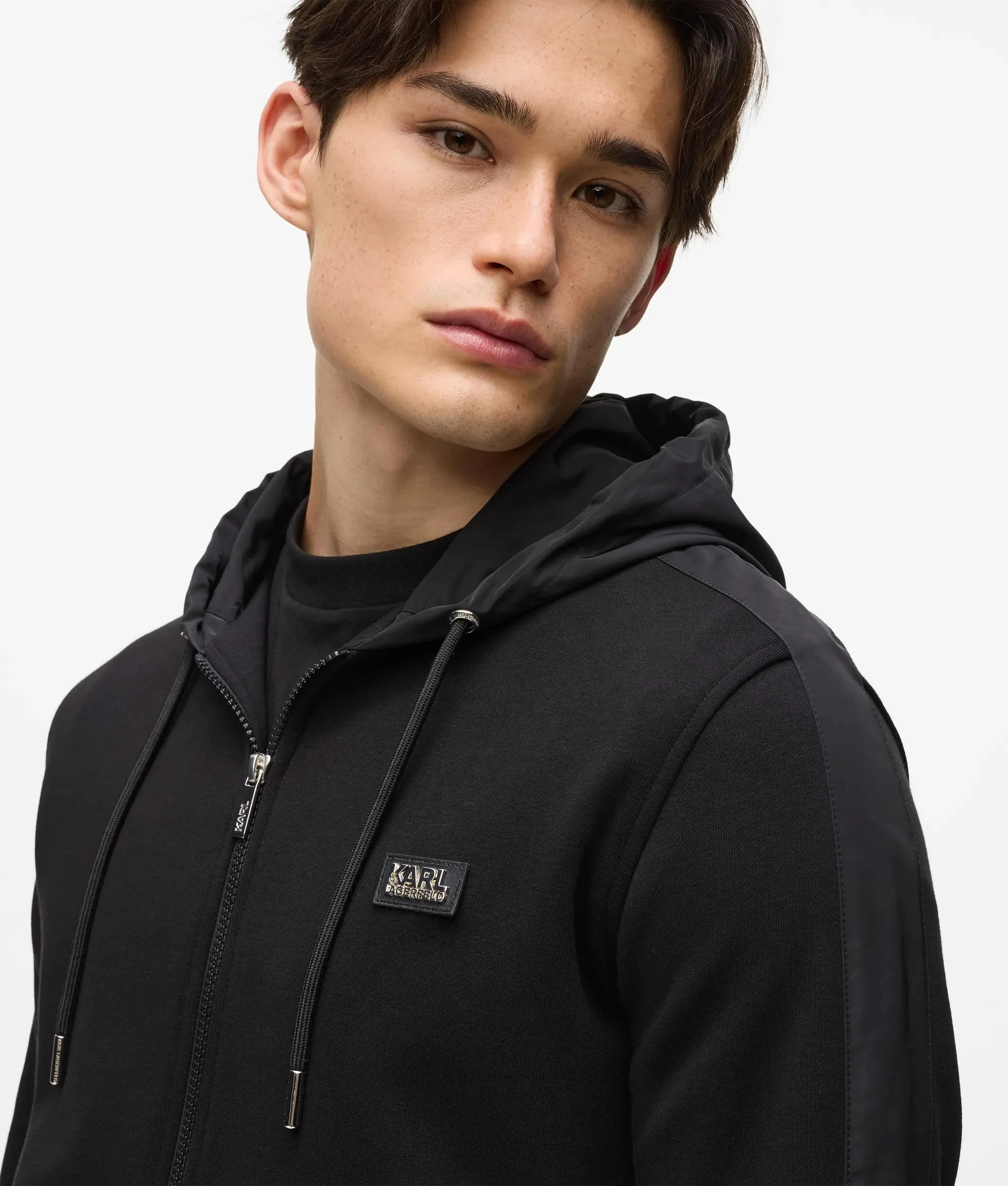 Sweat à capuche avec fermeture zippée