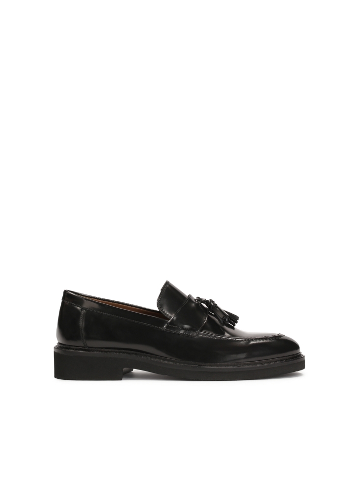 Black men's loafers with a clutch