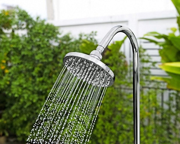 Douche solaire SolarFlow Bestway 8 L Flowclear pour piscine