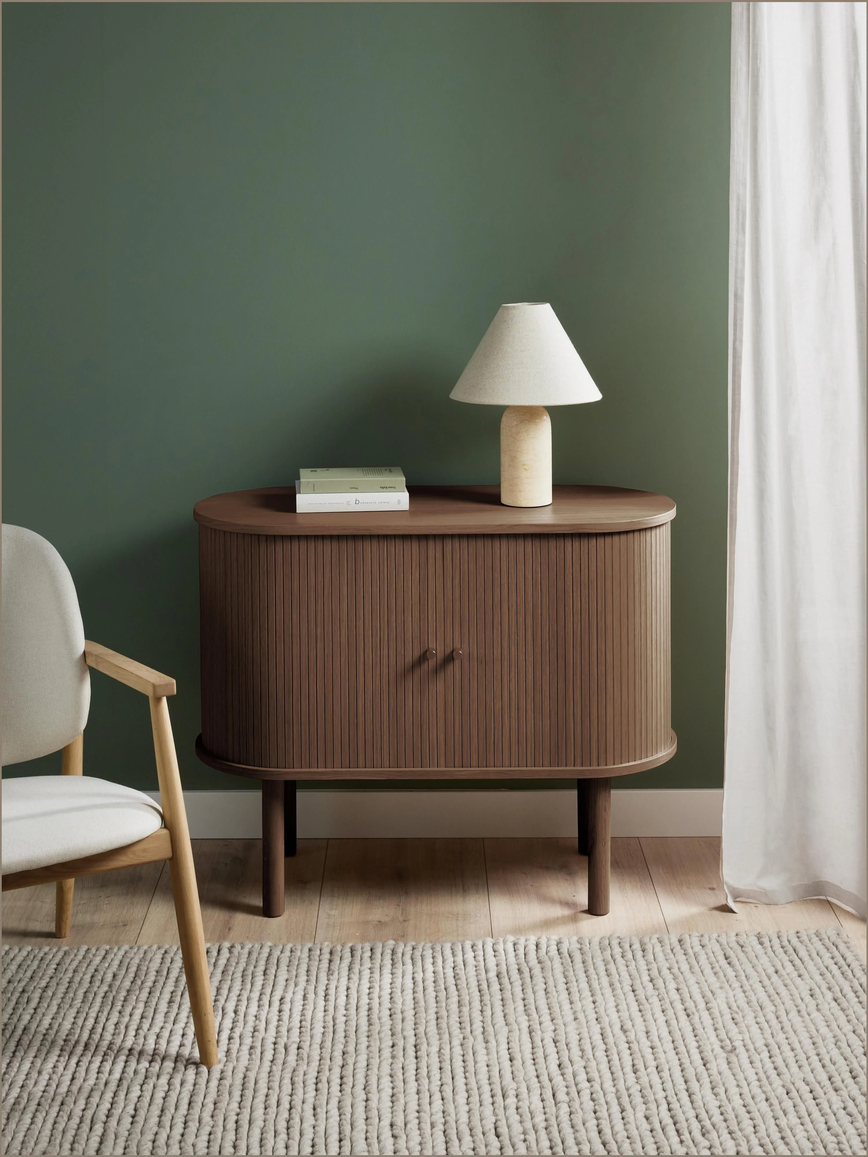 Kleines Sideboard Calary mit geriffelter Front