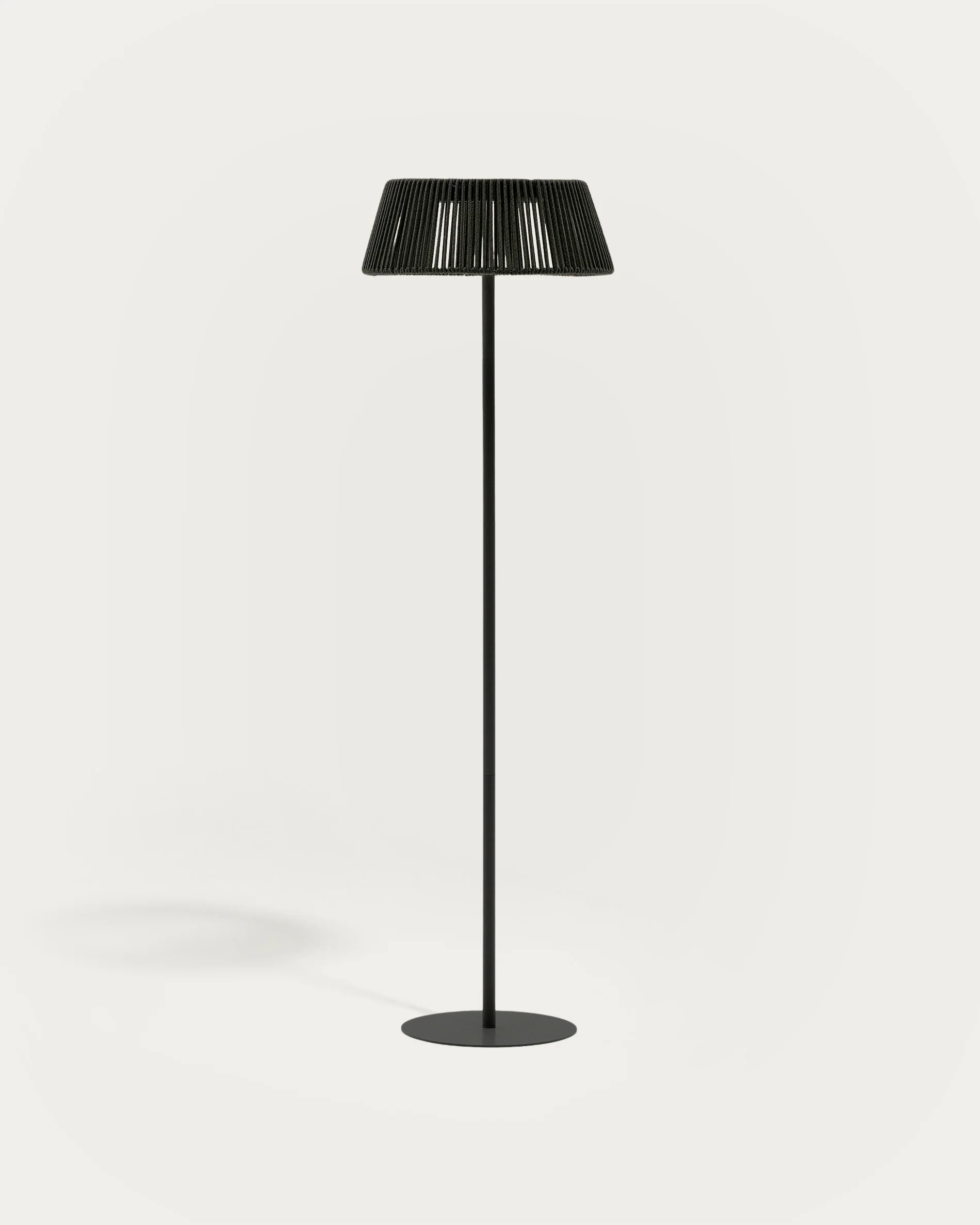 Aldet outdoor solar floor lamp in black and green mottled rope cord with black metal stand Ø46cm