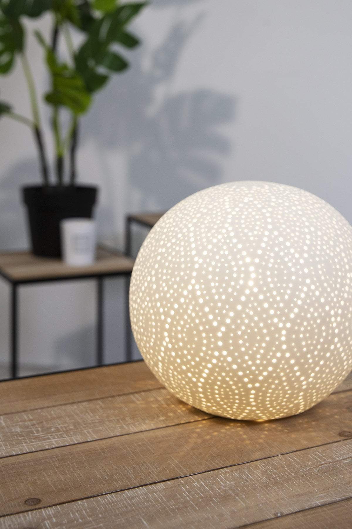 Ceramic Globe Lamp