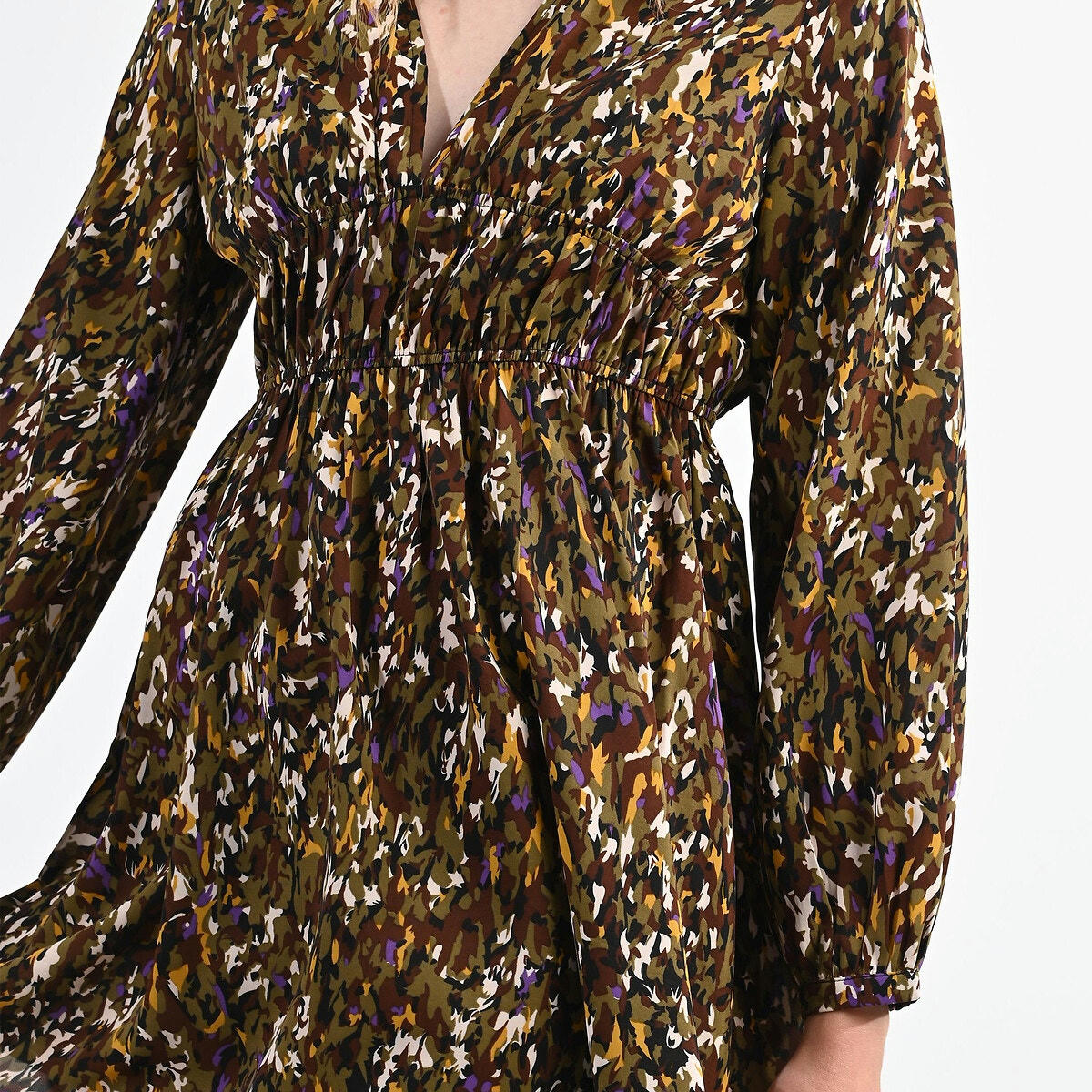 Robe encolure V resserrée sous poitrine, imprimée