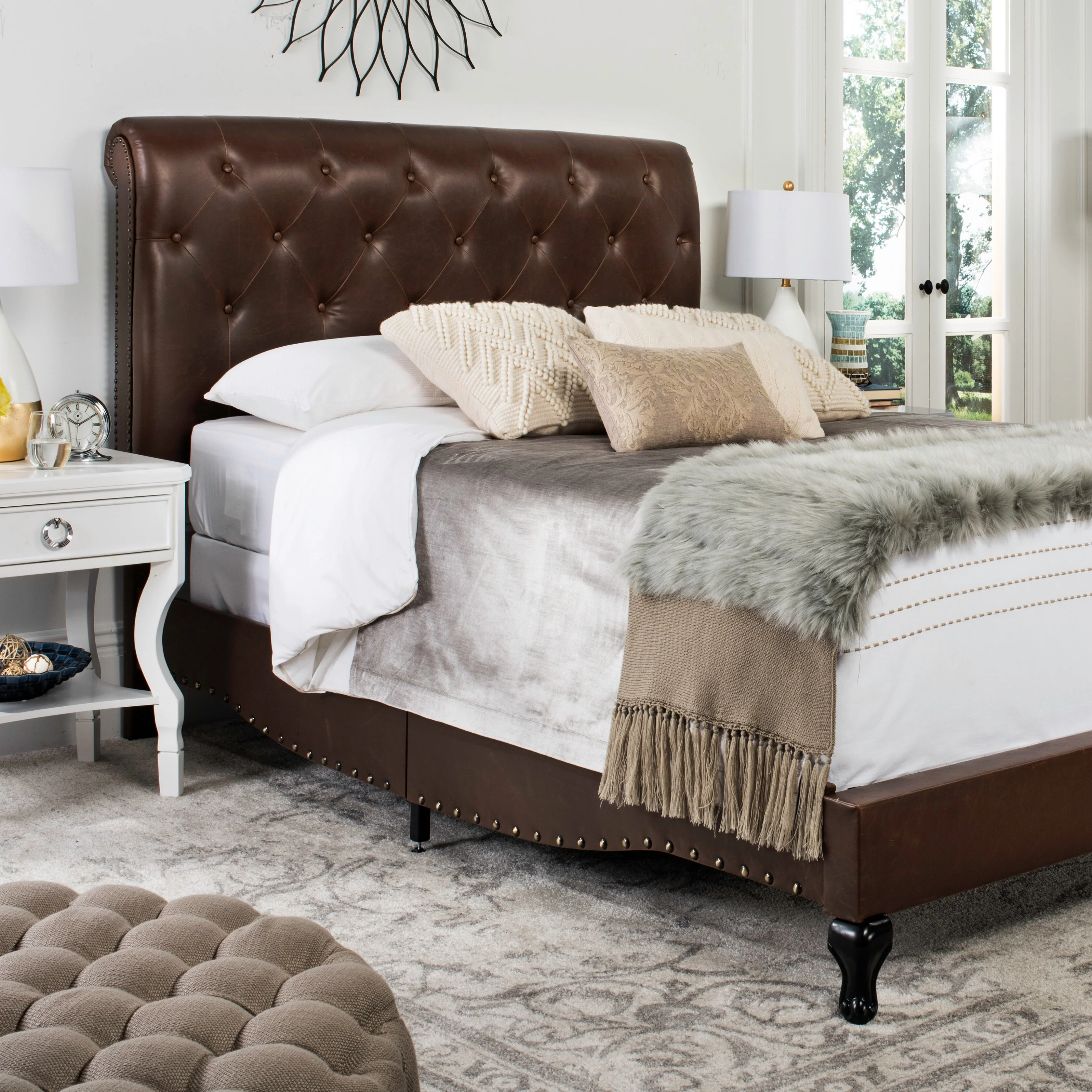 SAFAVIEH Kathie Upholstered Tufted Rolled Back Bed