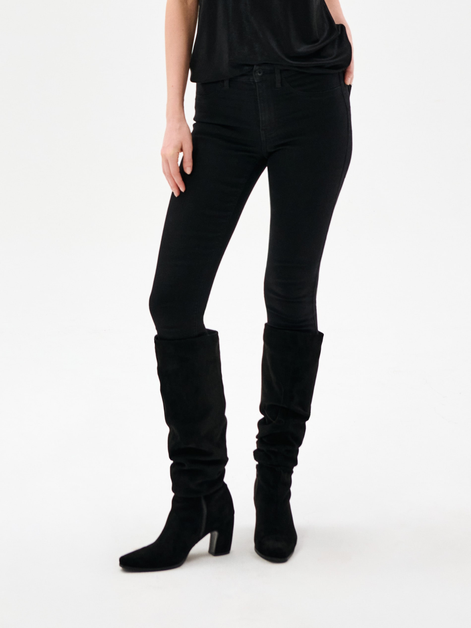 Jeansy skinny