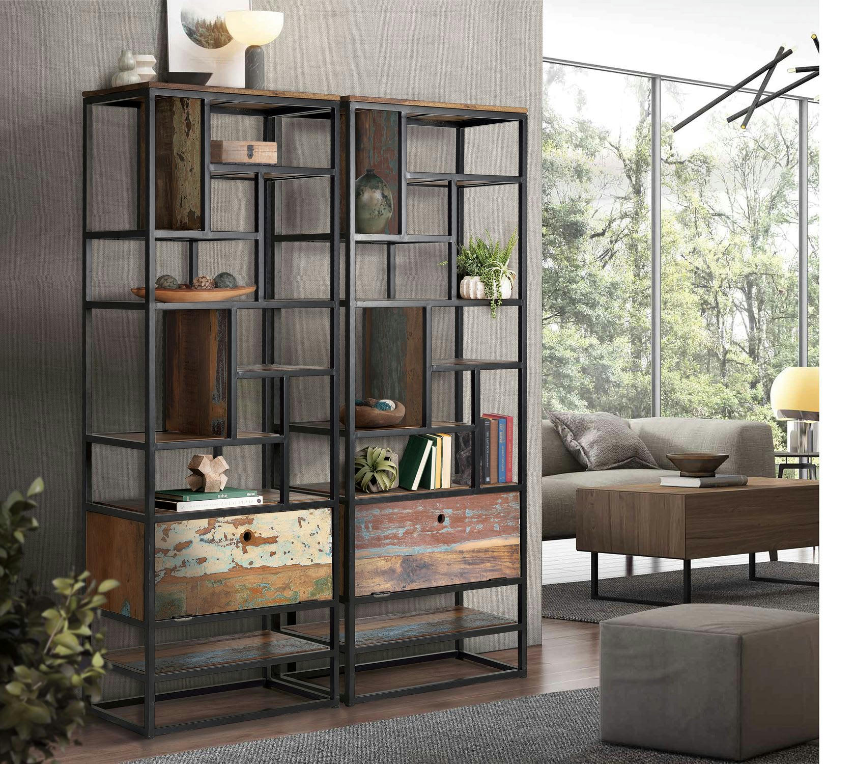 - Étagère en bois recyclé et métal de couleur foncée