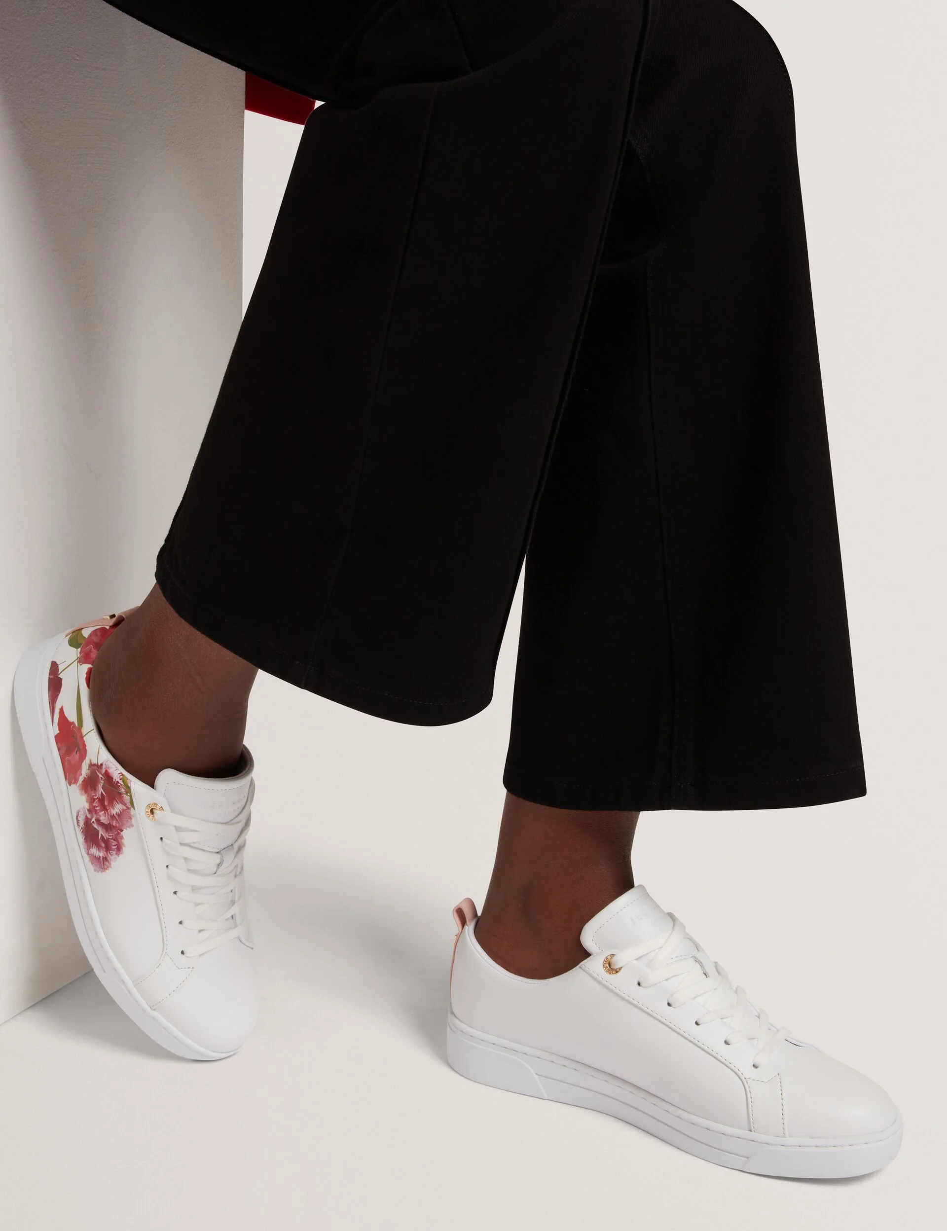 PRINELL | WHITE