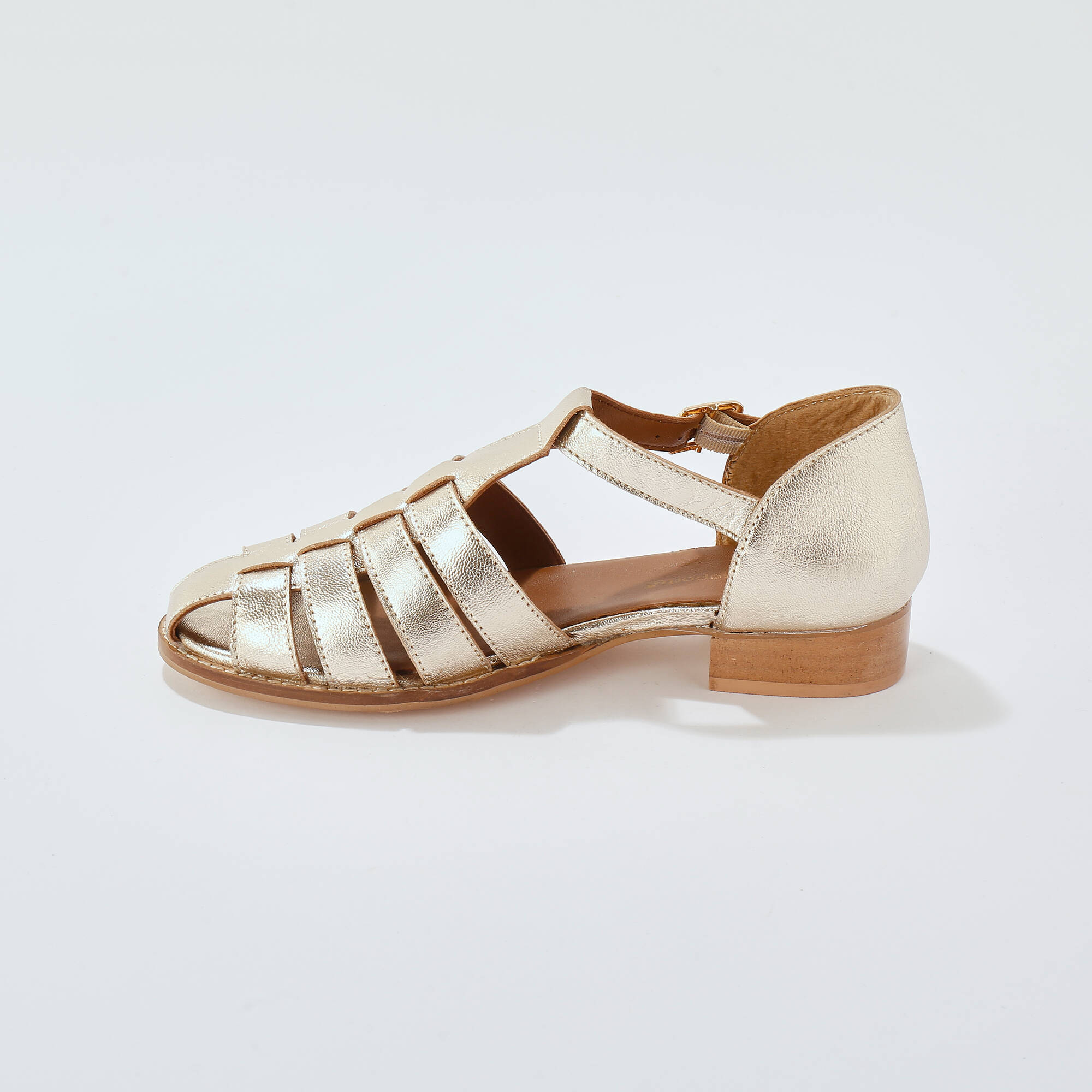Sandales en cuir plates dorée