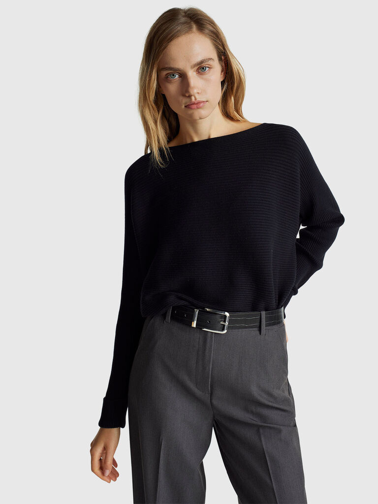 Boat neck sweater
