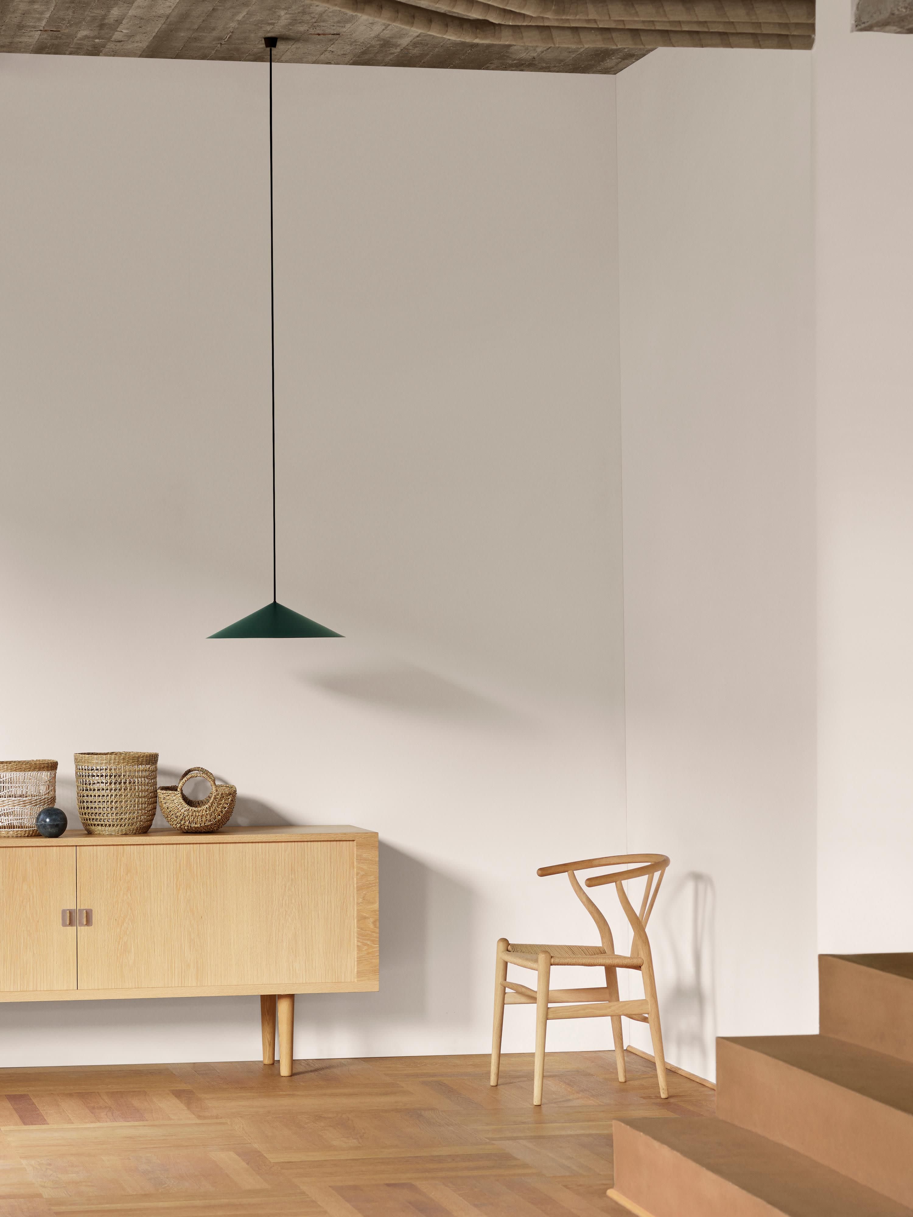 Holzstuhl CH24 Wishbone mit handgeflochtener Sitzfläche