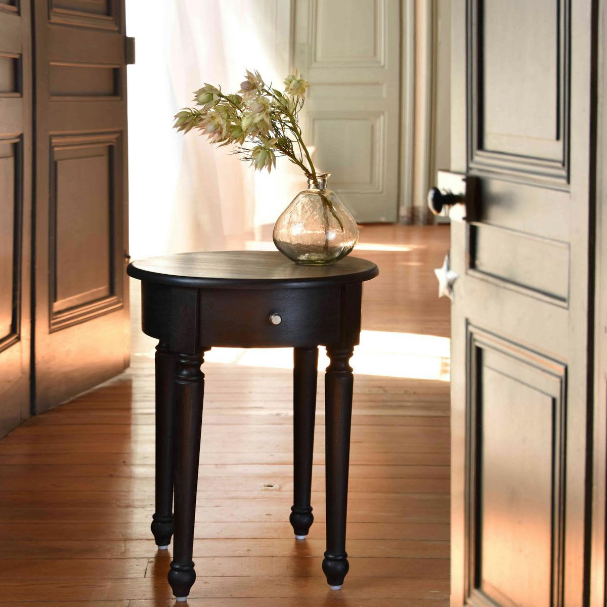 - Guéridon ou chevet manguier massif