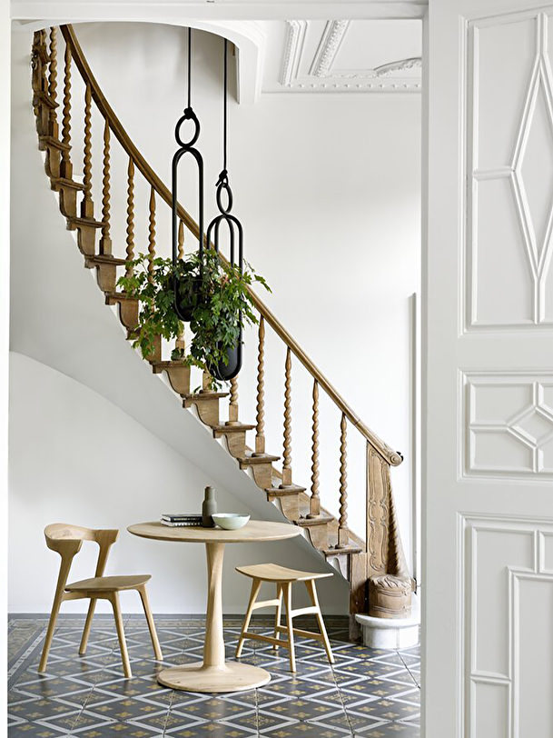 Table ronde torsion - ethnicraft chene clair