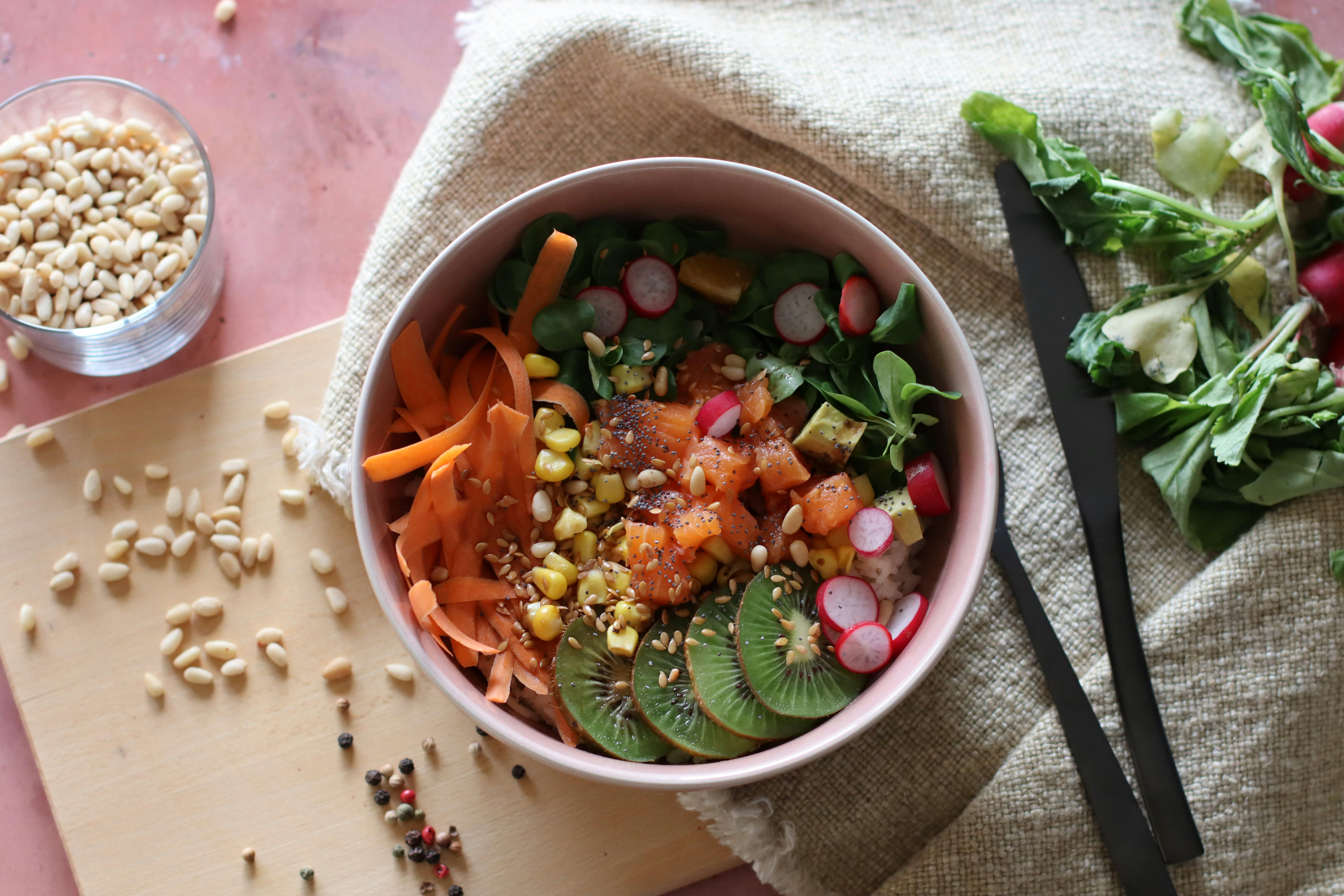 - Assiette poké bowl en grès rose Ø18cm