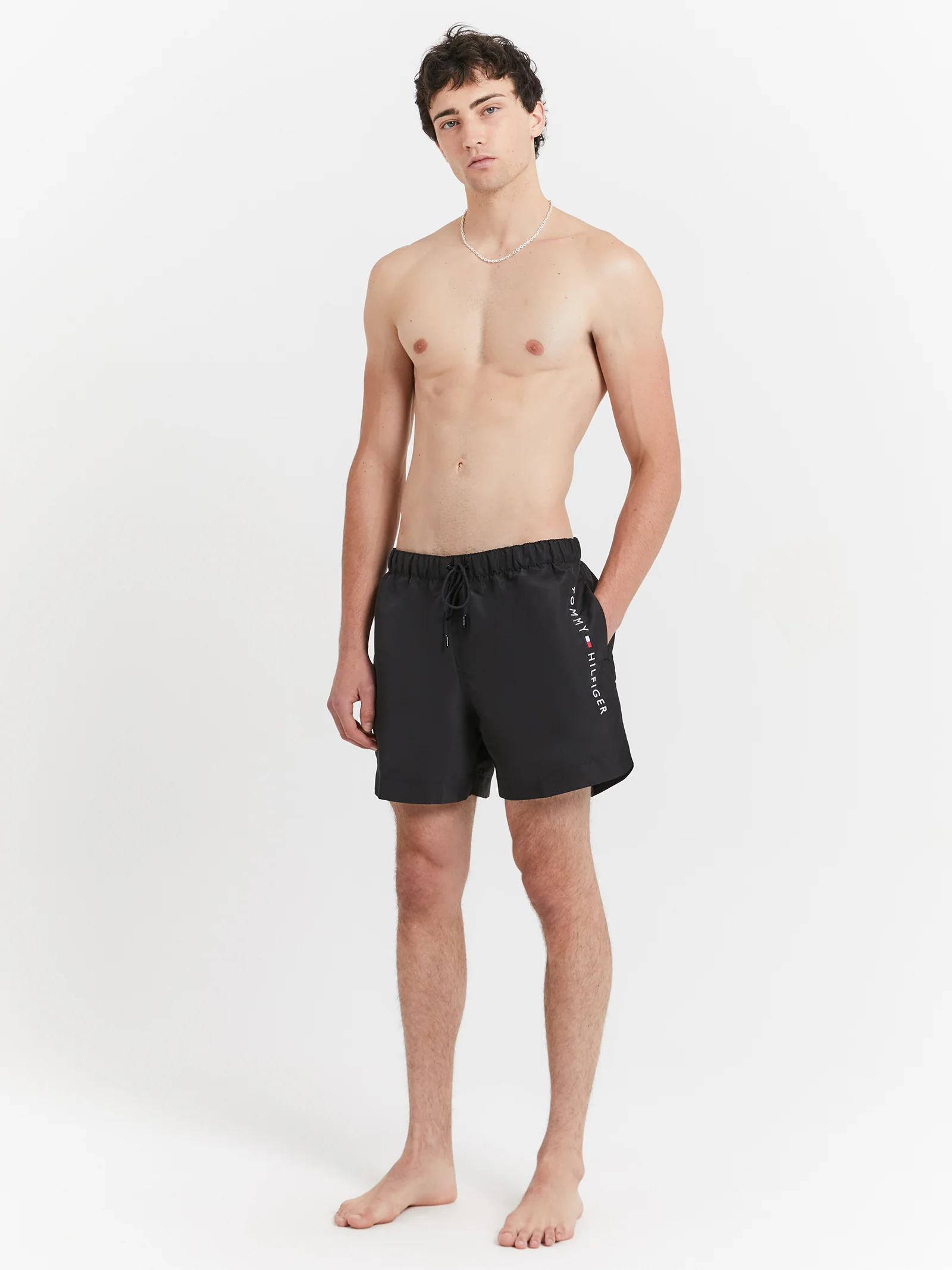 Essentials Medium Drawstring Nos Shorts