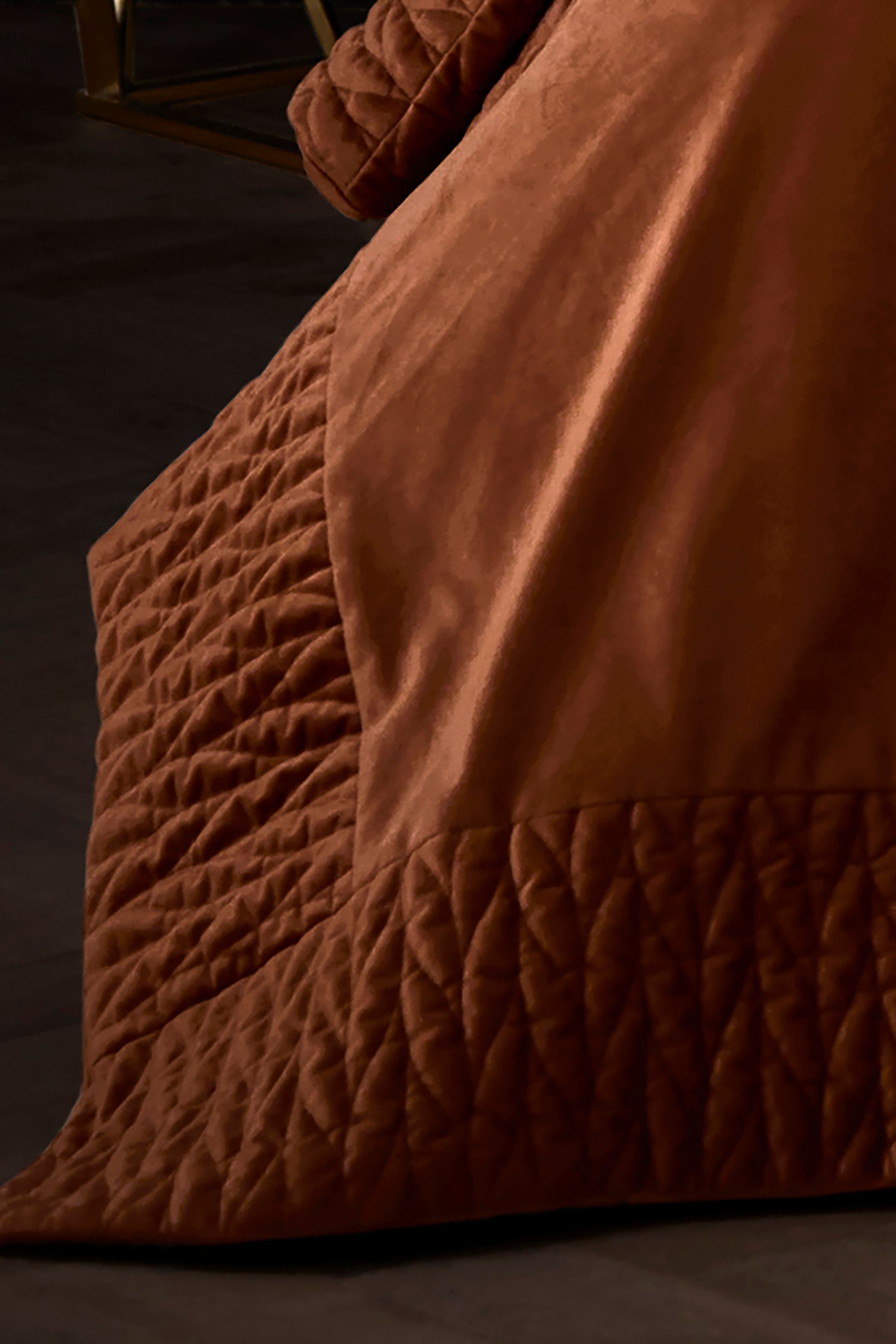 Laurence Llewelyn-Bowen Siena' Quilted Velvet Bedspread