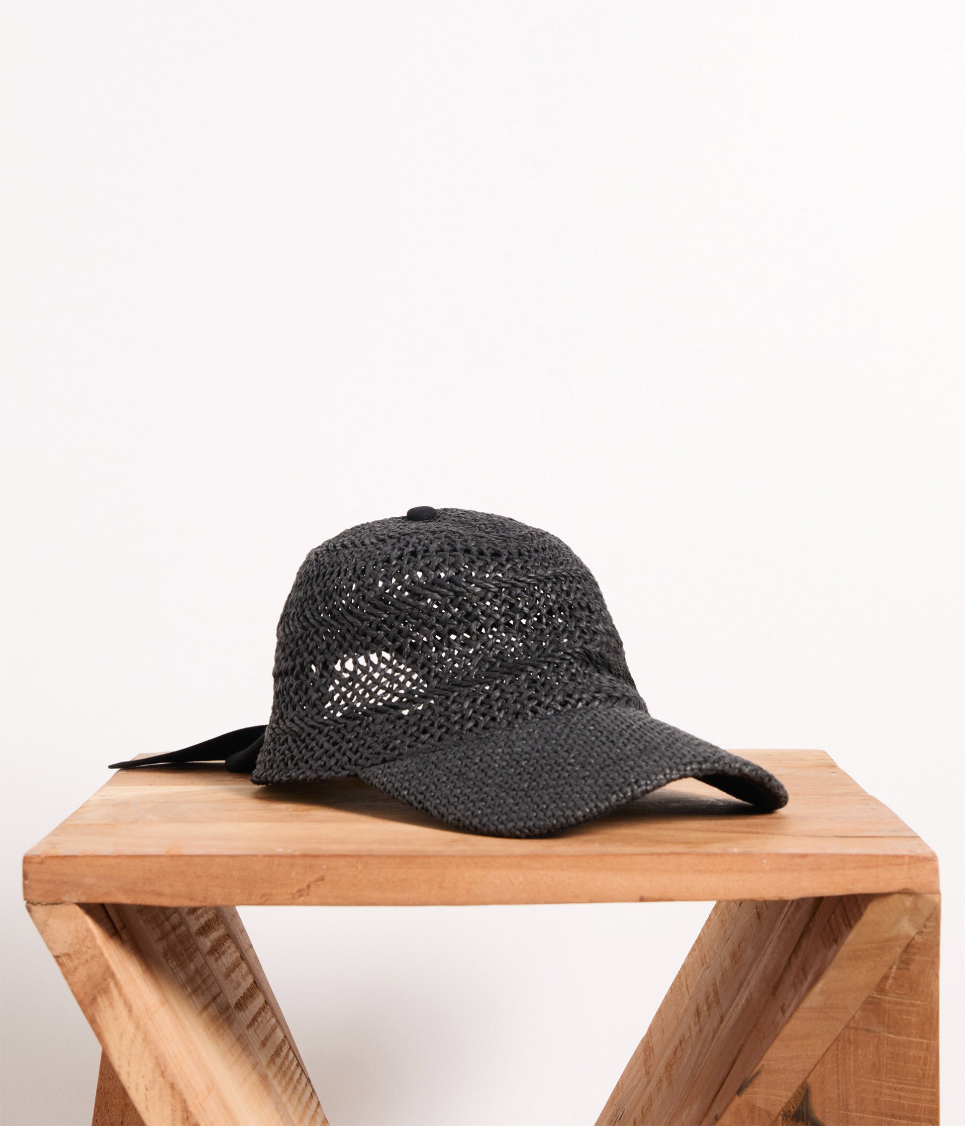 Casquette en paille noire Tia