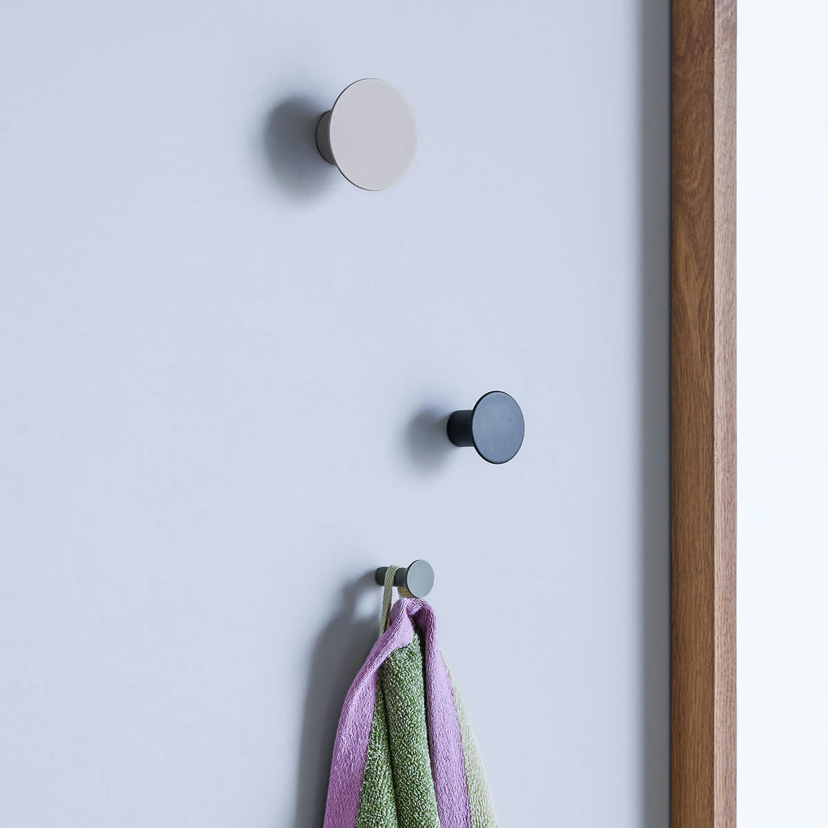 SPOT - Patère en métal gris clair et gris foncé (x3)