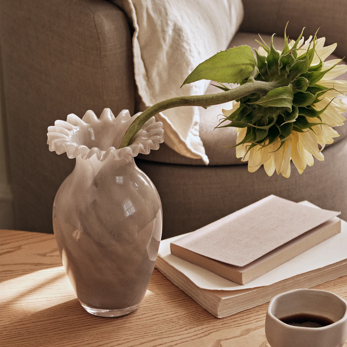 Broste Copenhagen - Jasmin Vase Ø 15,5 x 28 cm, off-white