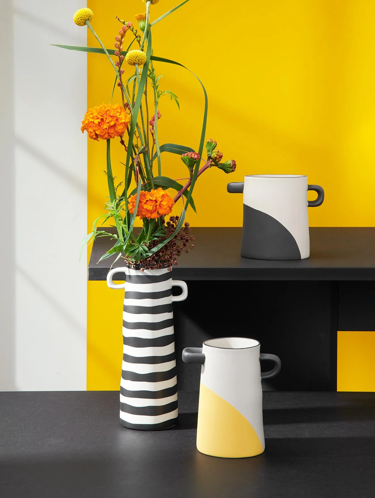 vase, schwarz getunkt