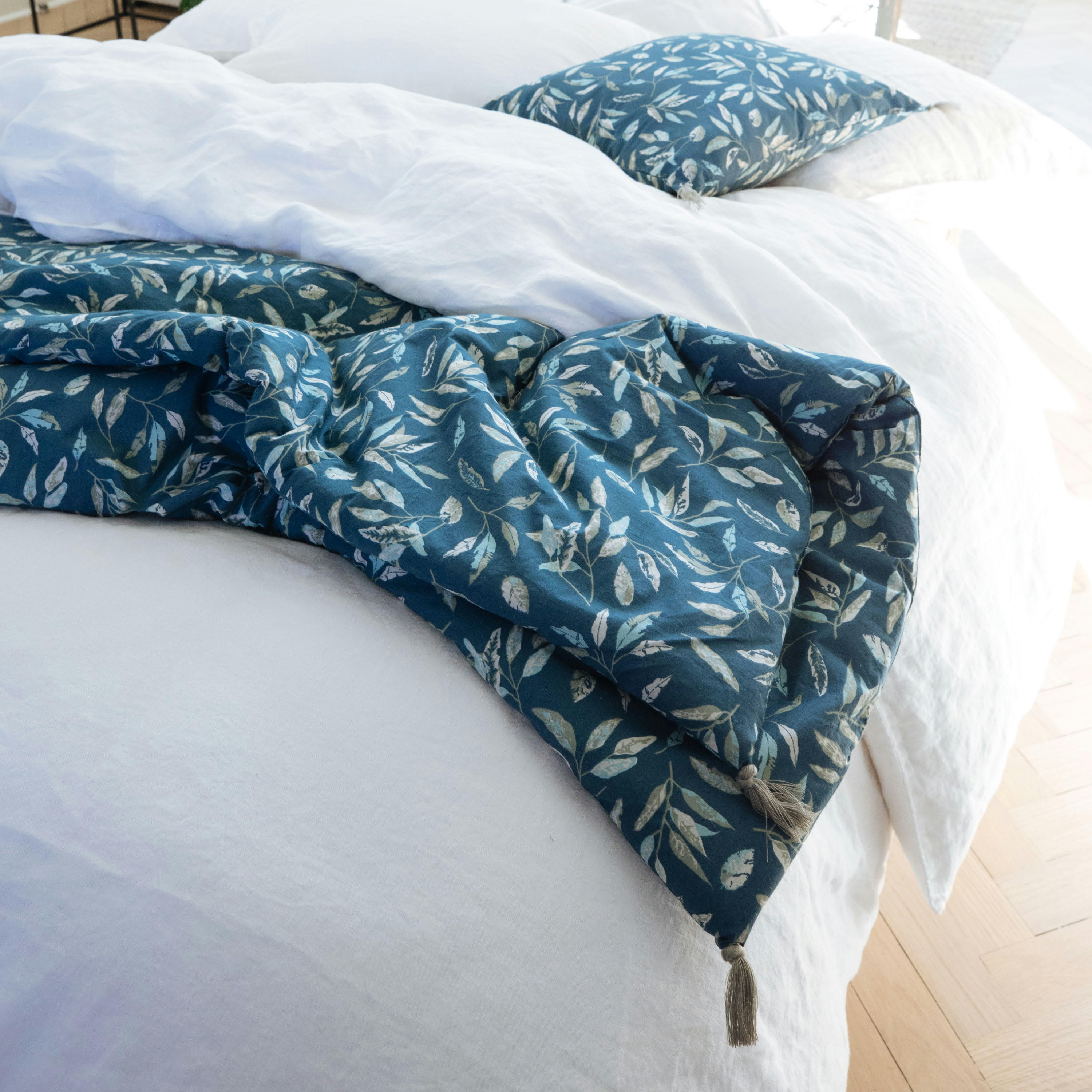 OMBRE VÉGÉTALE - Édredon imprimé en coton 100x190cm Indigo, Kaki