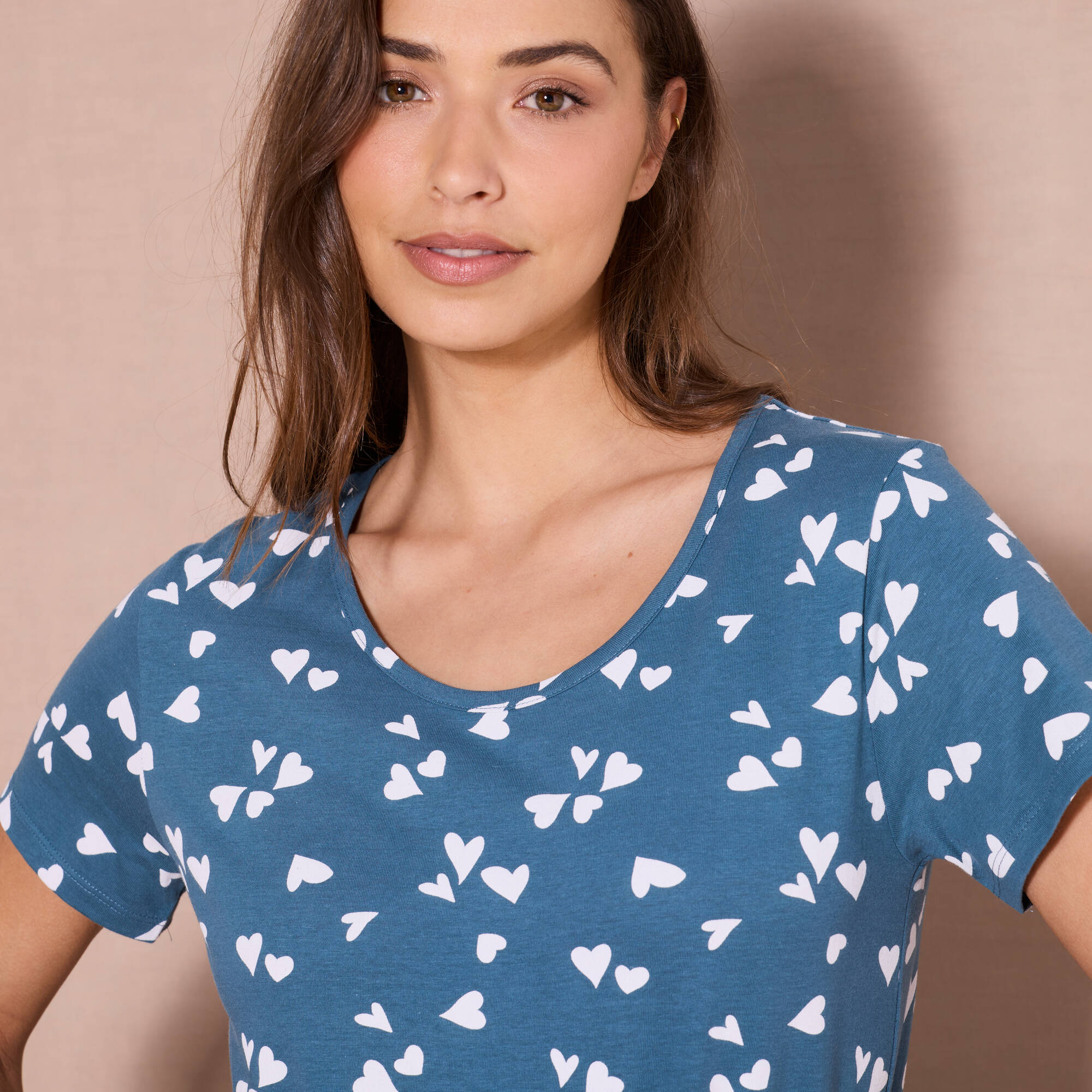 Chemise de nuit courte imprimée "cœurs"