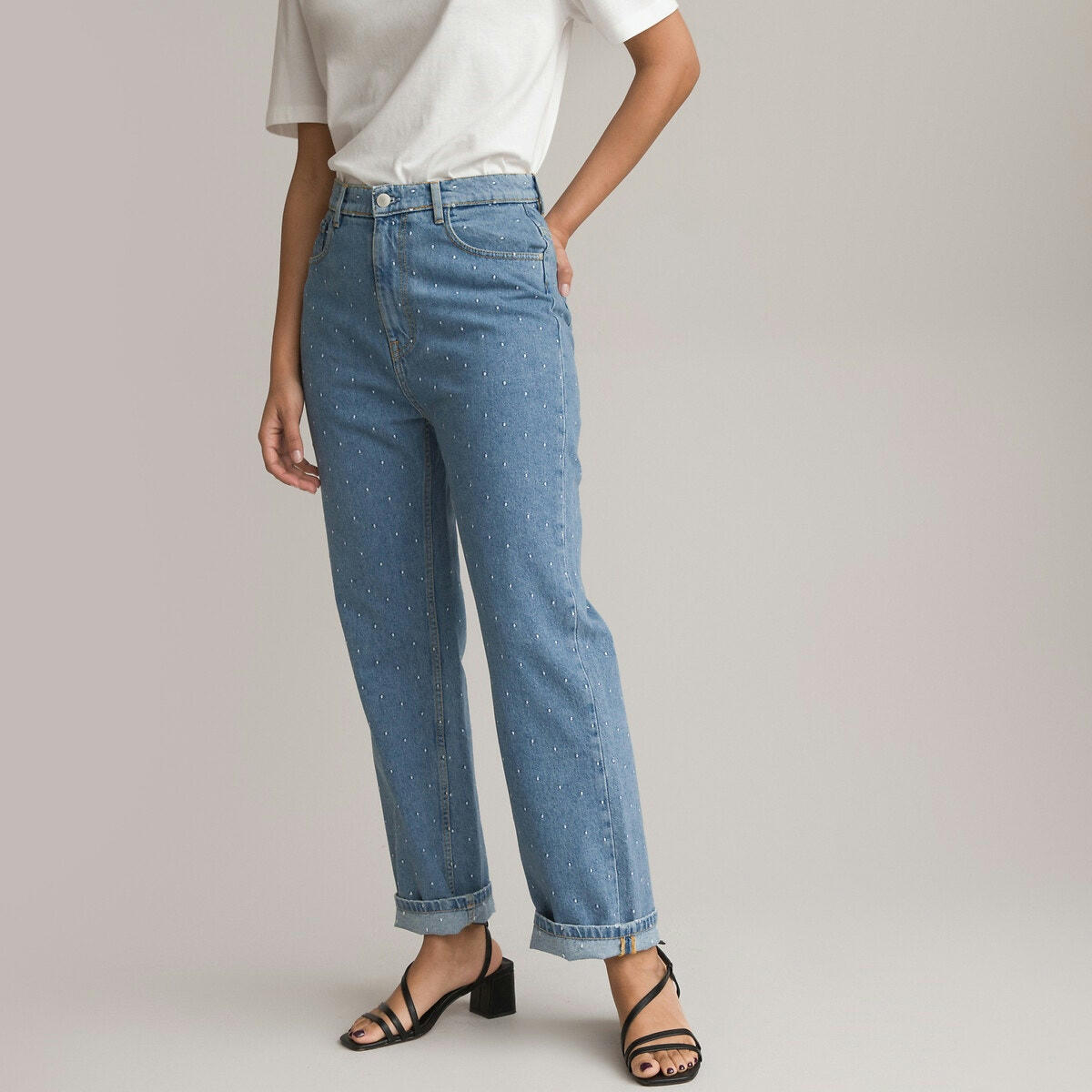 Jean droit, taille haute, pois brodés