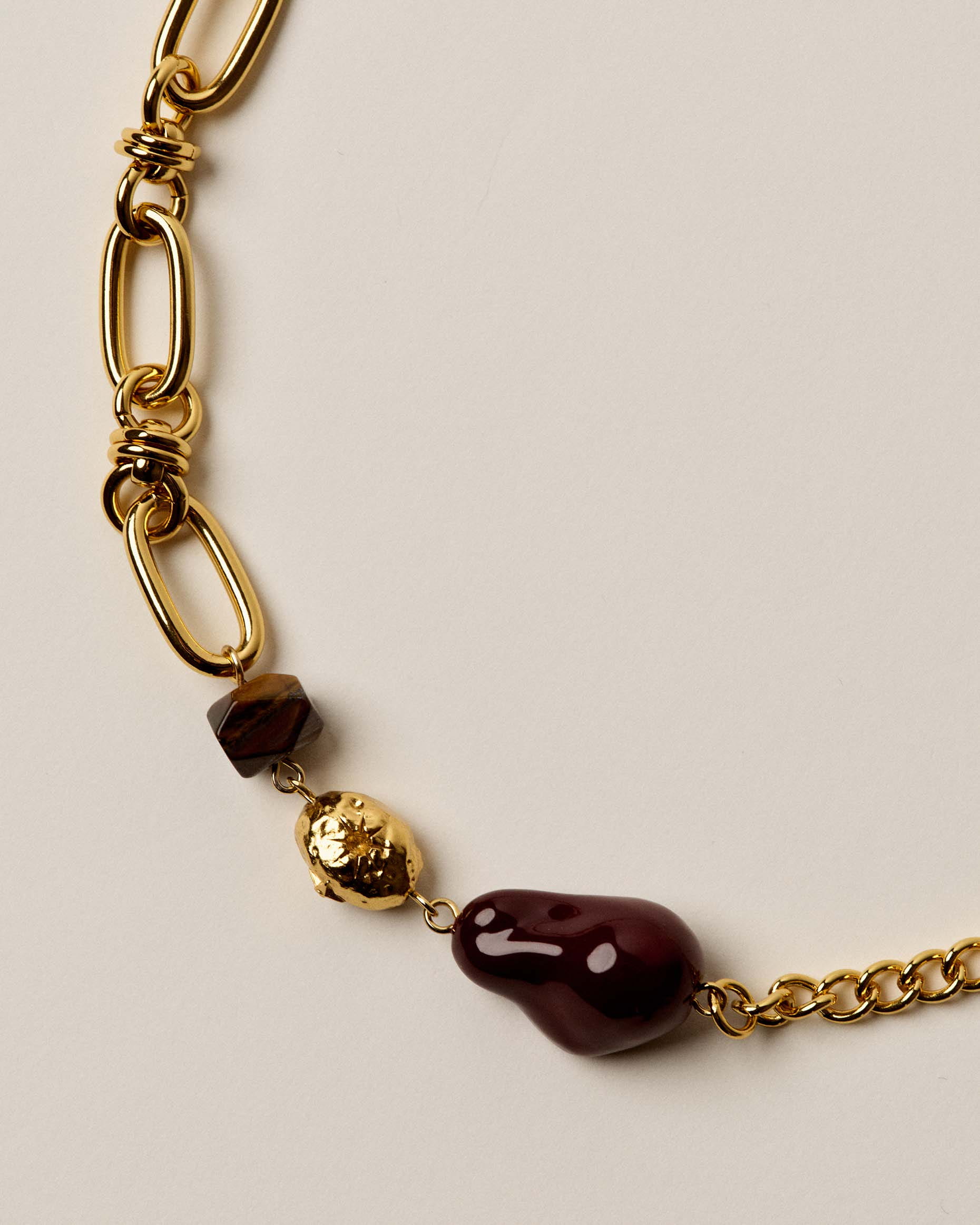 Collier Niova