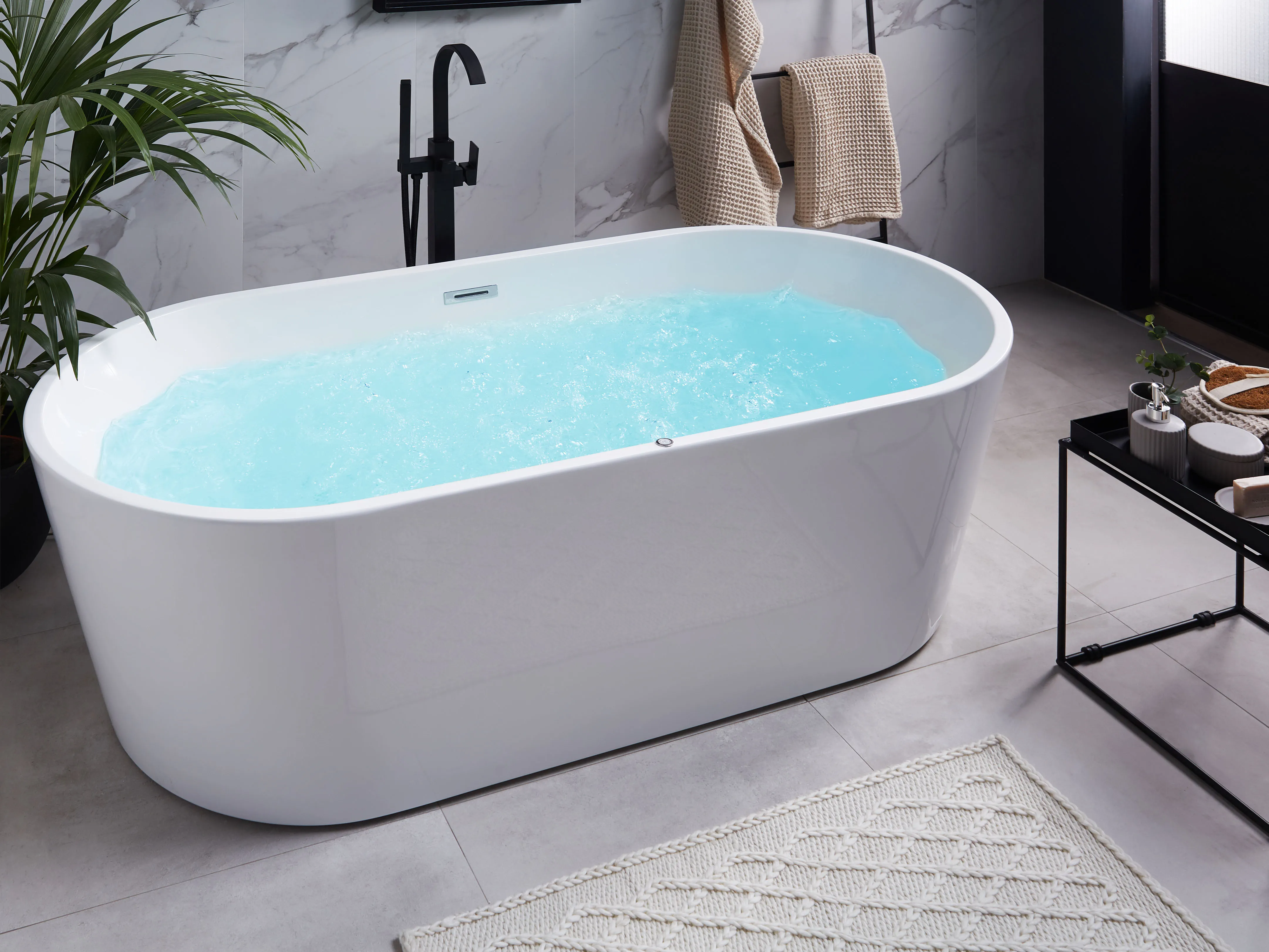 Freestanding Hot Tub with LED HAVANA 1700 x 800 mm White