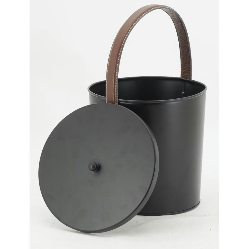 - Seau à cendres en métal noir et cuir