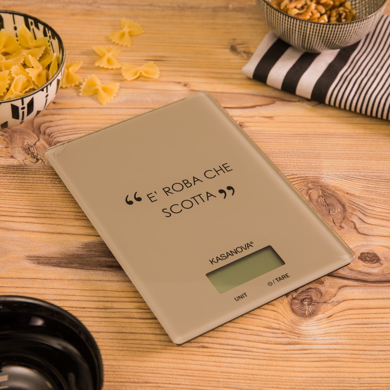 Bilancia da cucina digitale tortora rettangolare con scritta