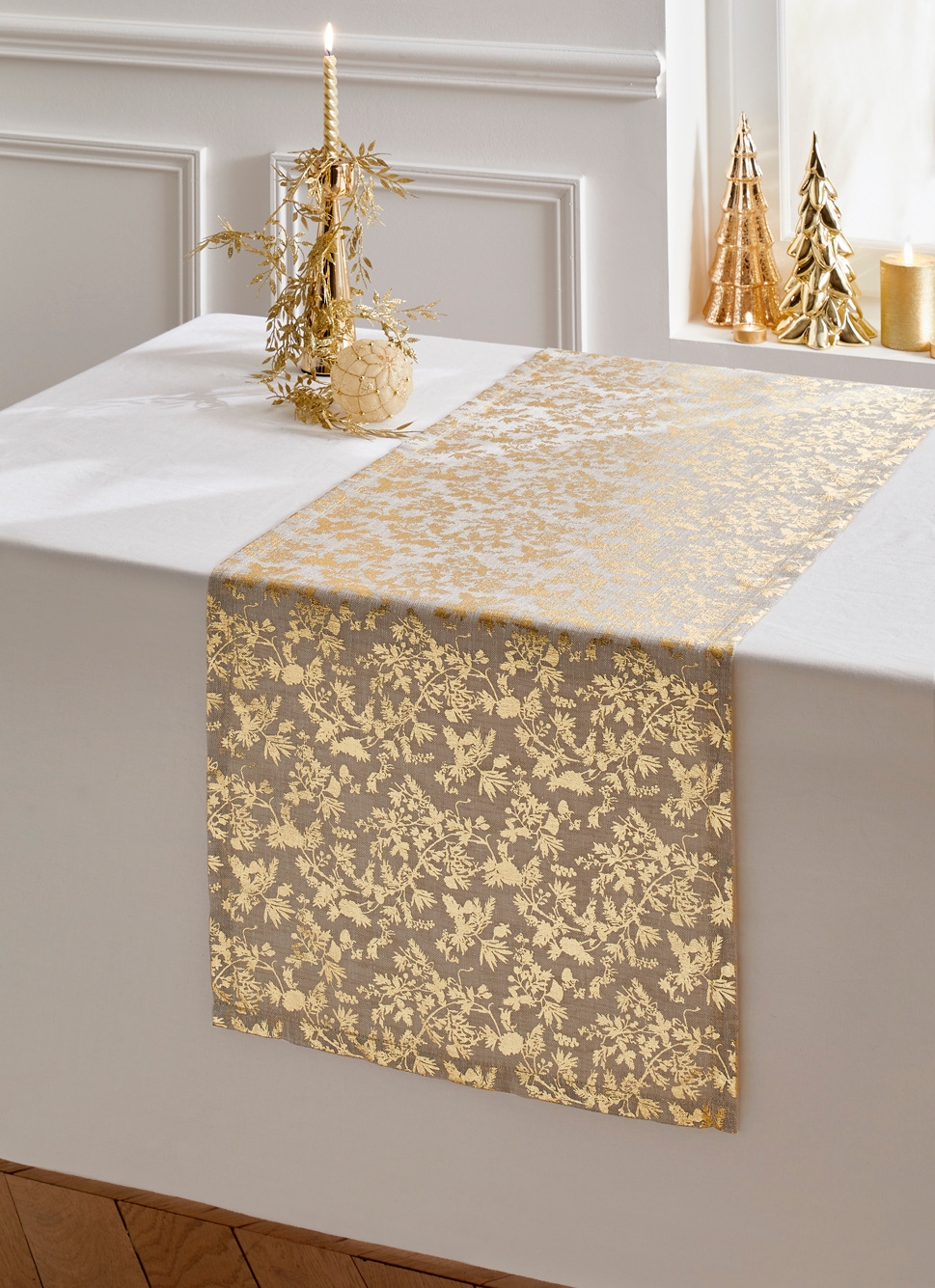 CHEMIN DE TABLE IMPRIMÉ FEUILLES DORÉES OR