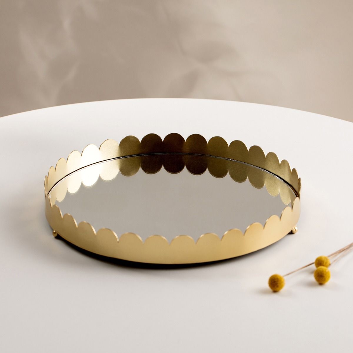Taca dekoracyjna GRAZIA z lustrem okrągłą złota 31x4 cm